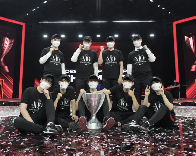 《League of Legends》T1 刚夺下 LCK 春季赛冠军便公告表示 Faker 选手与四名成员确诊新冠状病毒。