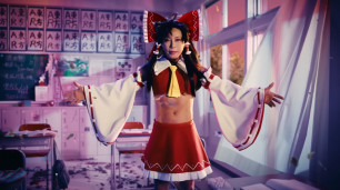 教主又女装了。《东方 Project》手游《东方 Arcadia Record》最新 TV 广告邀请“西川贵教”出演。
