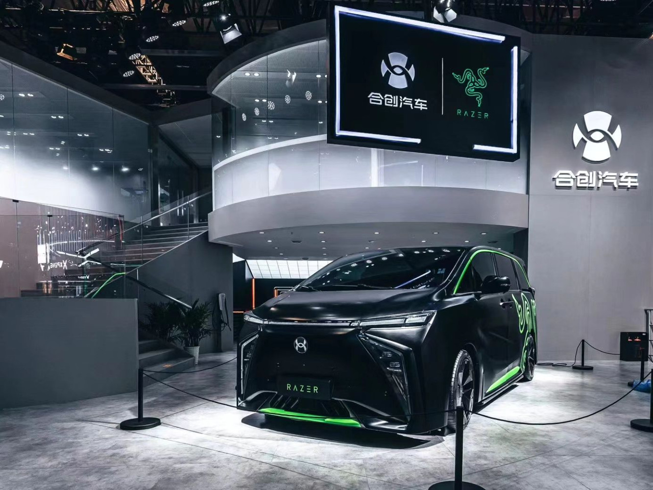电竞车？RAZER 与中国汽车品牌 HYCAN 推出限量联名车款！