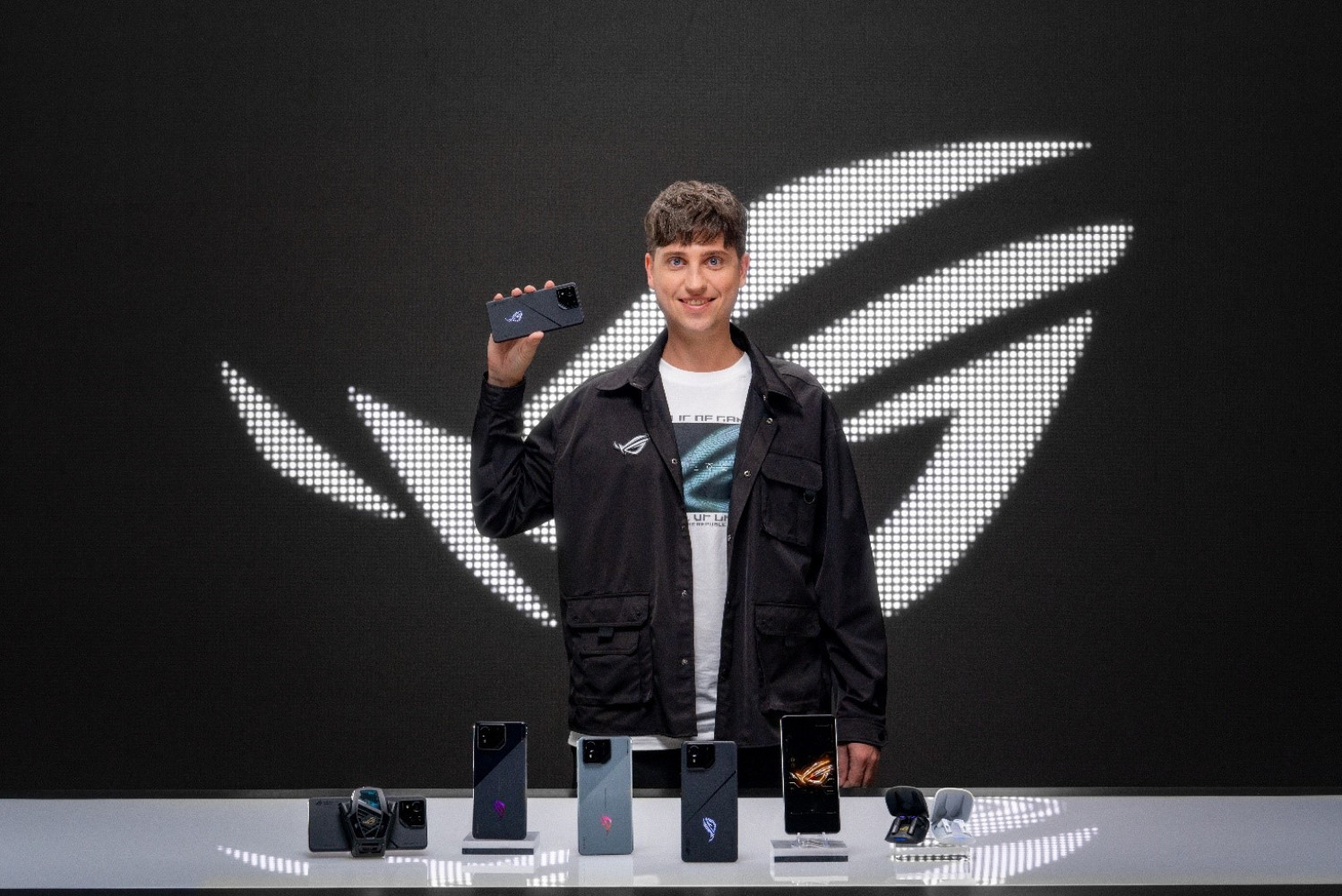 ASUS ROG Phone 8 Series announced at CES 2024!