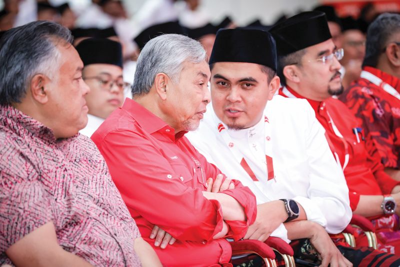 UMNO's Double Act: Collapse or Calculated Chaos?