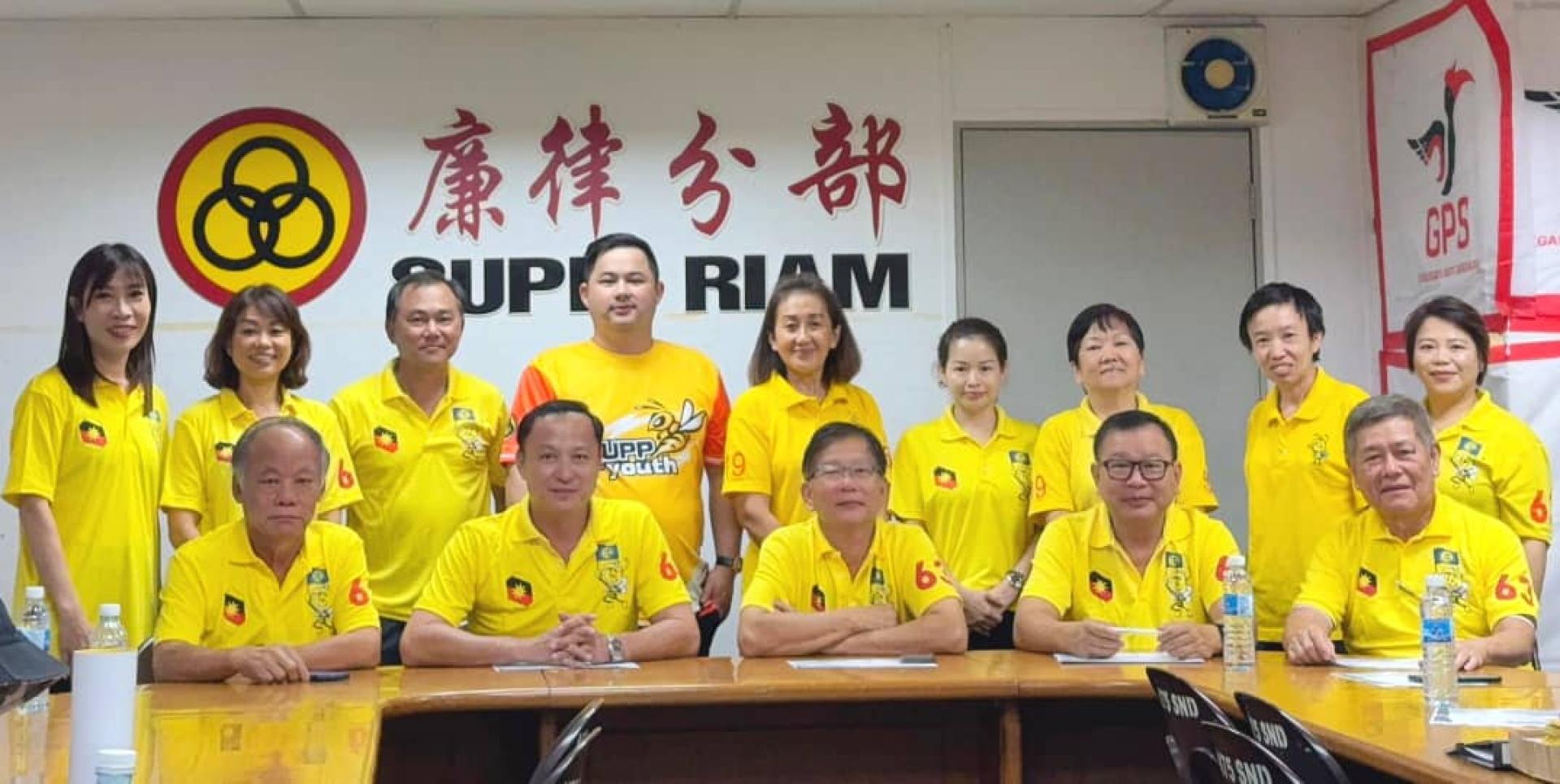 廉律乡村安全发展委员会、廉律康乐俱乐部、廉律乐龄俱乐部、廉律姐妹会和廉律青年体育俱乐部新春团拜筹备会合影。