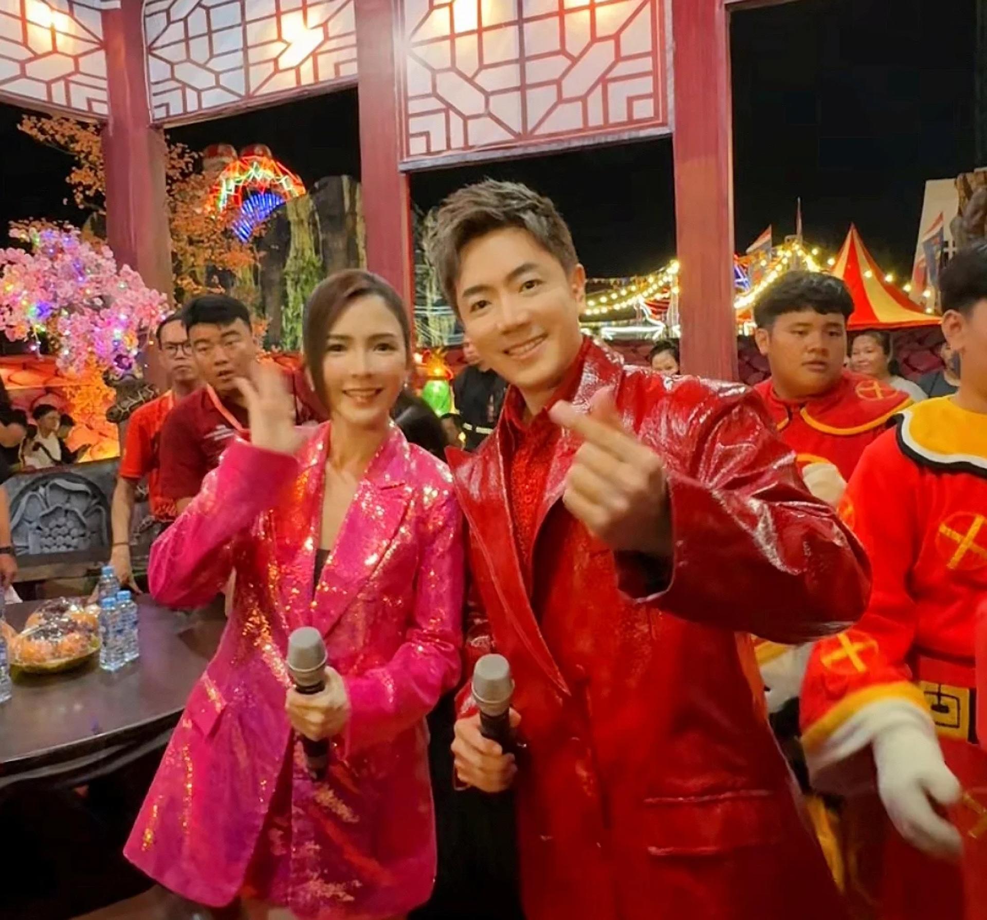 钟盛忠和钟晓两兄妹玉蛇年再唱丰收，日前首度远赴印尼西加里曼丹山口洋参与年度最大型的新年元宵节活动盛典。