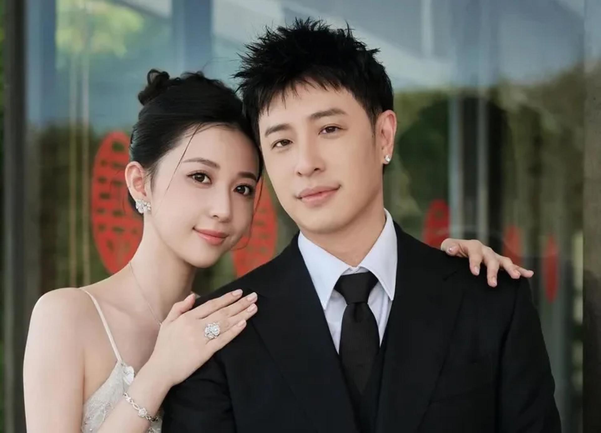 潘玮柏与老婆宣云婚后从未公开过女儿照片。