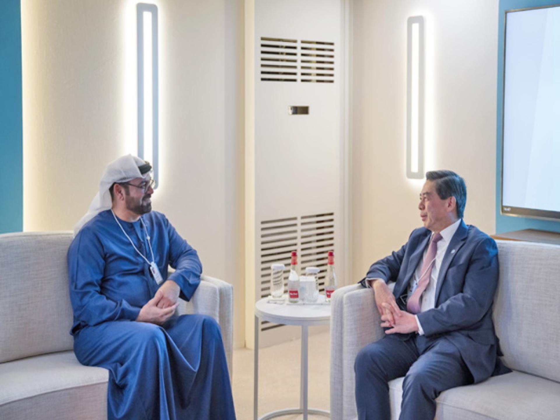 汶莱首相署部长兼第二财政及经济部长拿督刘光明出席与阿联酋苜相署内阁事务部长莫哈末阿都拉Al Gergawi双边会议