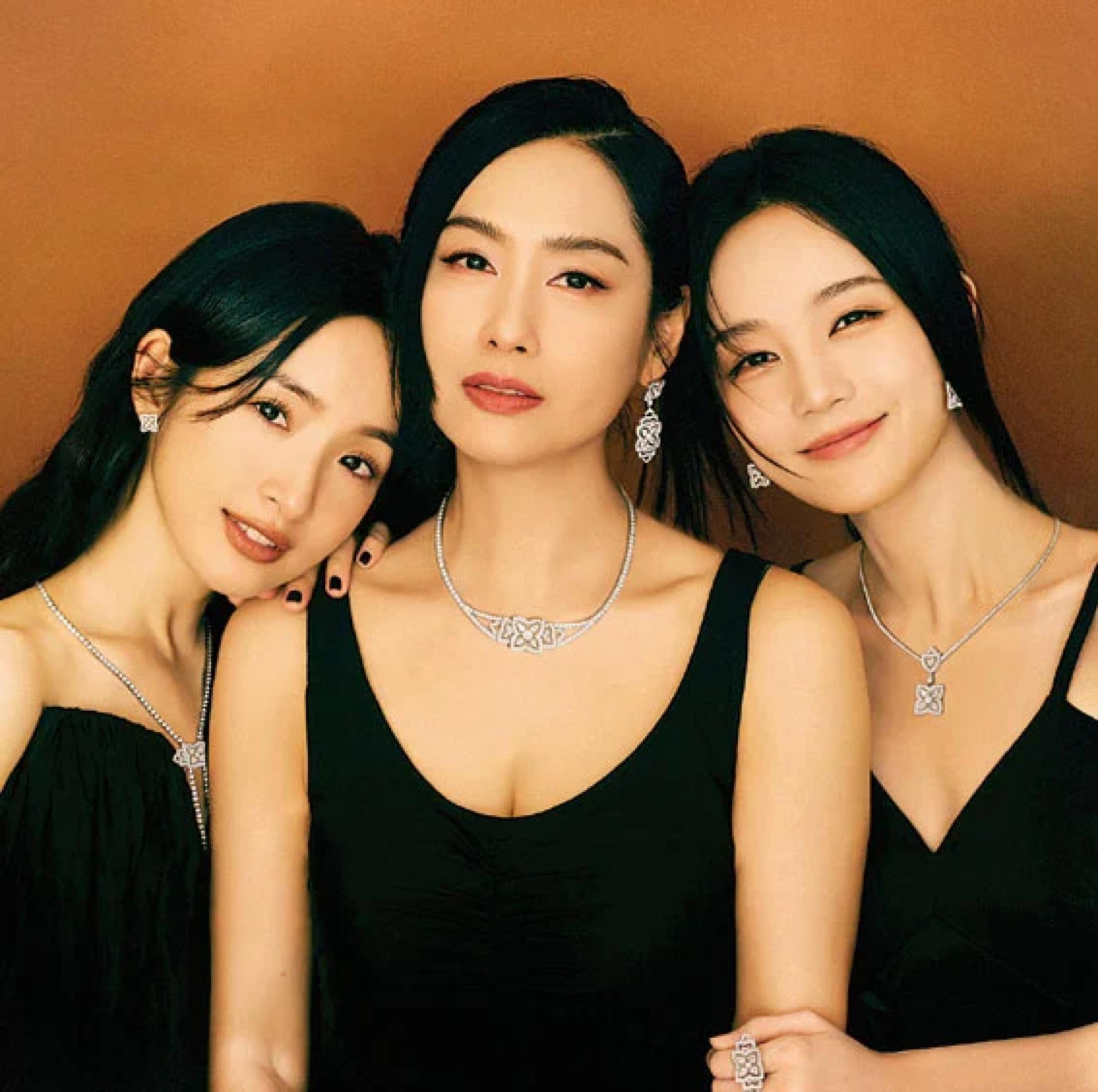 李一桐（右起）与朱茵、林依晨受杂志之邀，“3代黄蓉”惊喜同框。