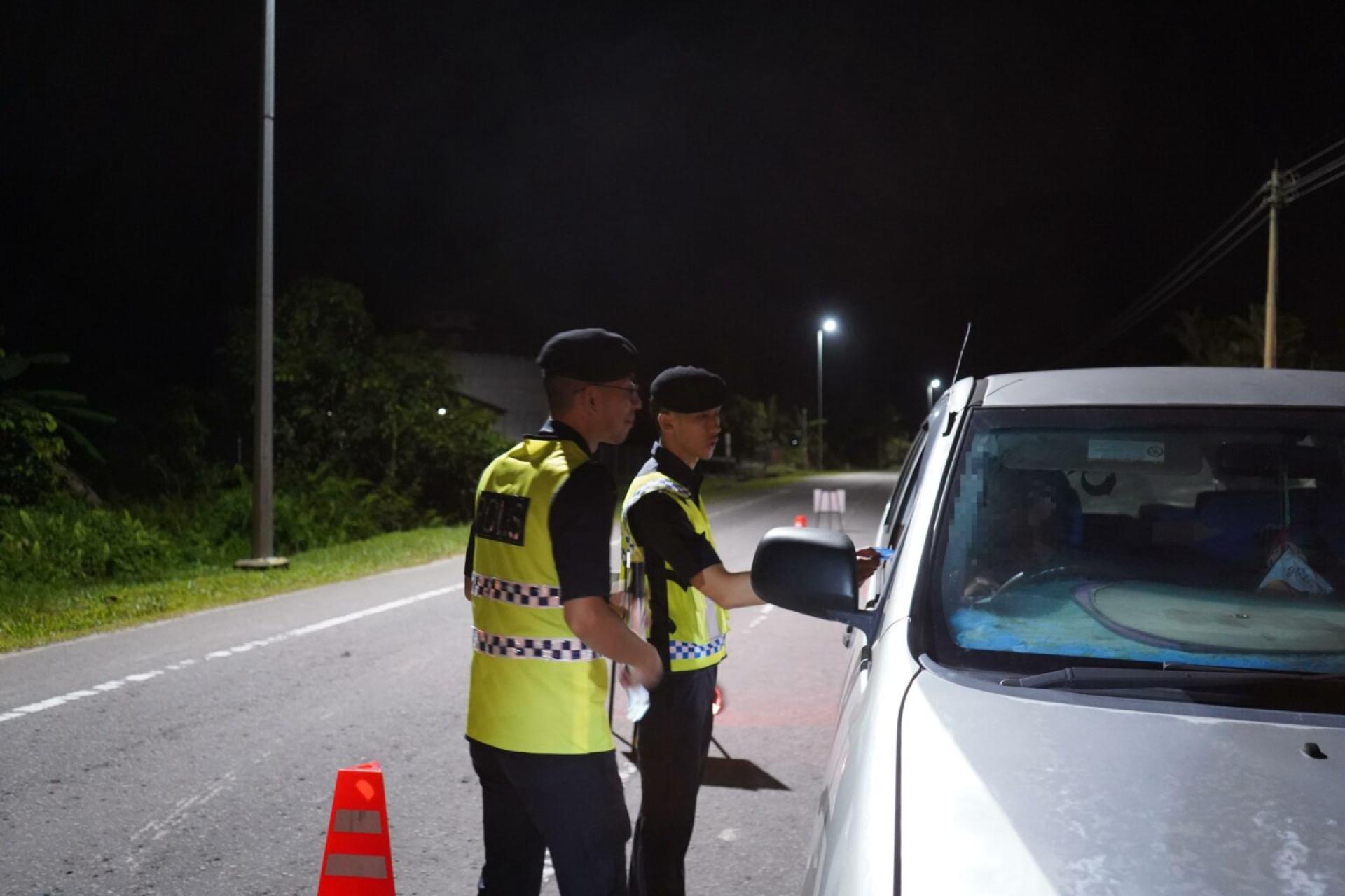 警方设障进行检查