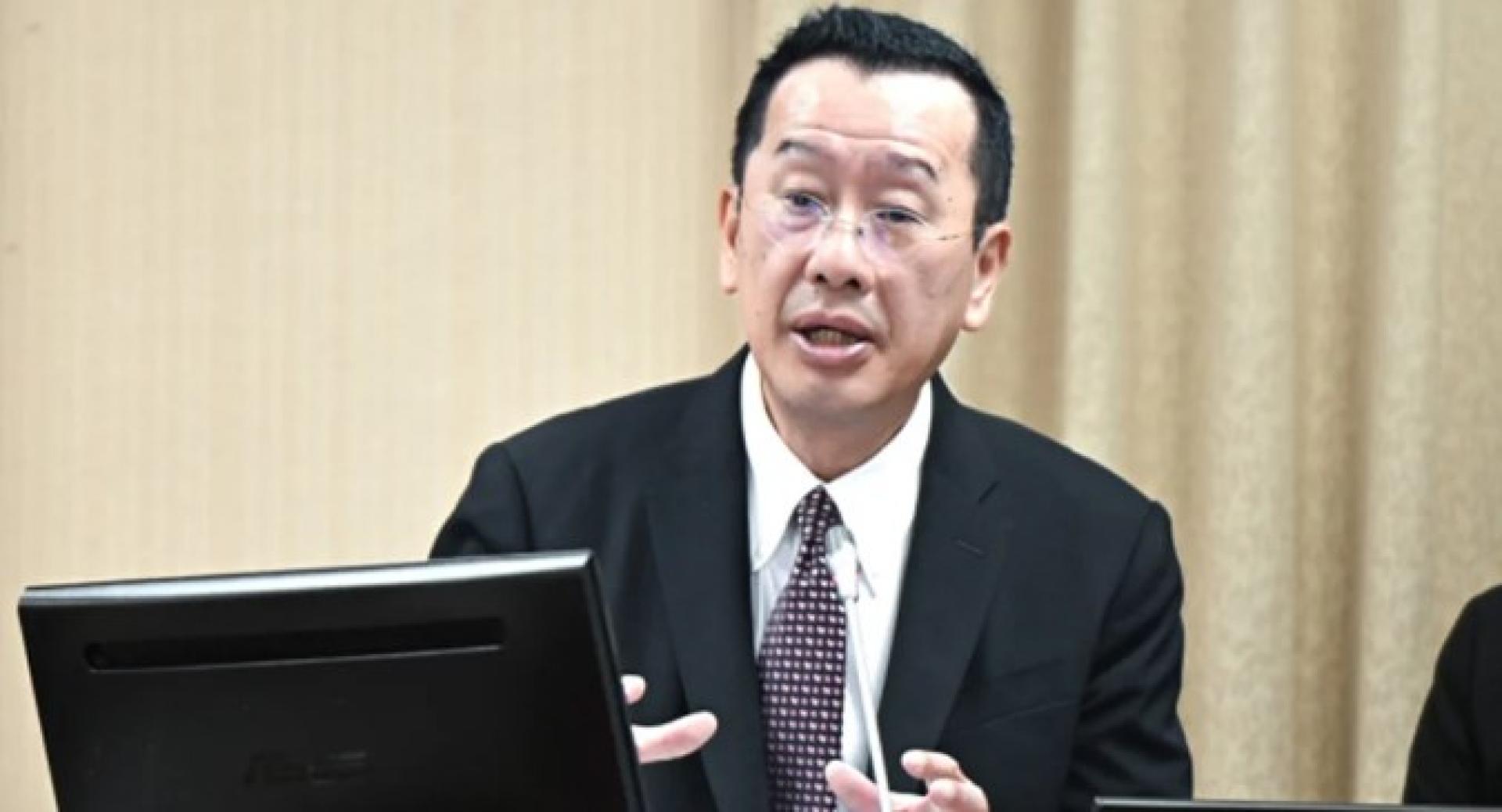 台湾国防部长顾立雄称，重新颁布防空警报发放实施规定后，台湾民众只有3分钟可以躲警报。
