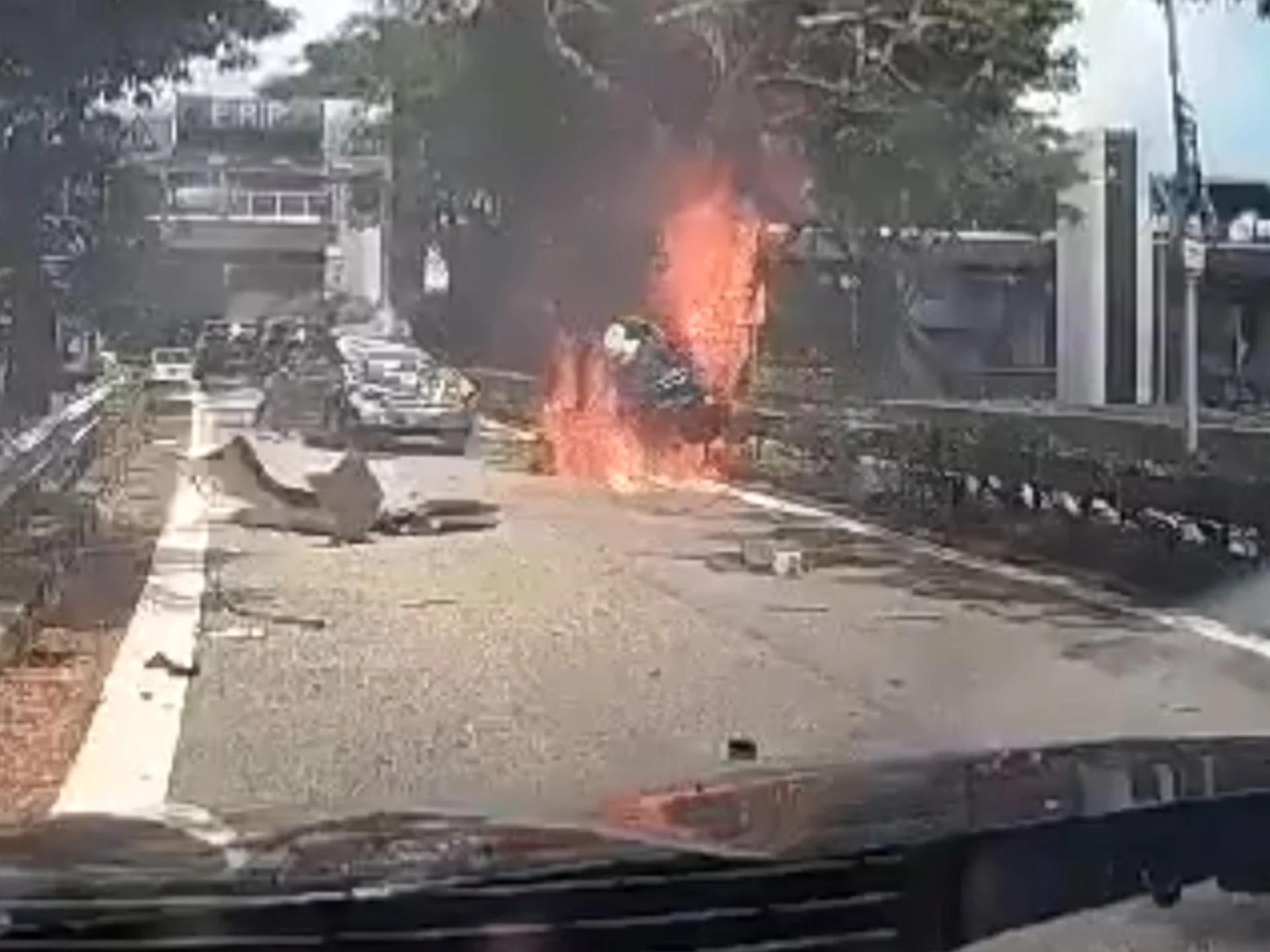 尽管民防人员接获通报后迅速赶到现场扑灭火势，但司机已无生命迹象，当场宣告死亡。
