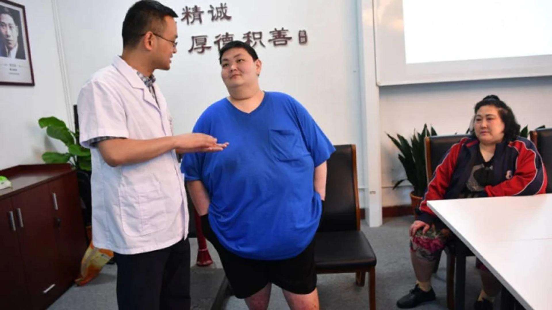 有“中国第一胖”之称黄佳鑫曾接受缩胃手术后，体重大减。（图：中新社）