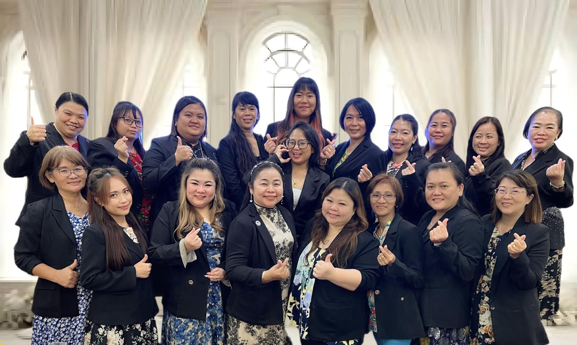 美里幼教联谊会将于12月1日举办2024年度幼儿华语讲故事比赛。图前排左1为筹备会主席蔡瑞华园长。
