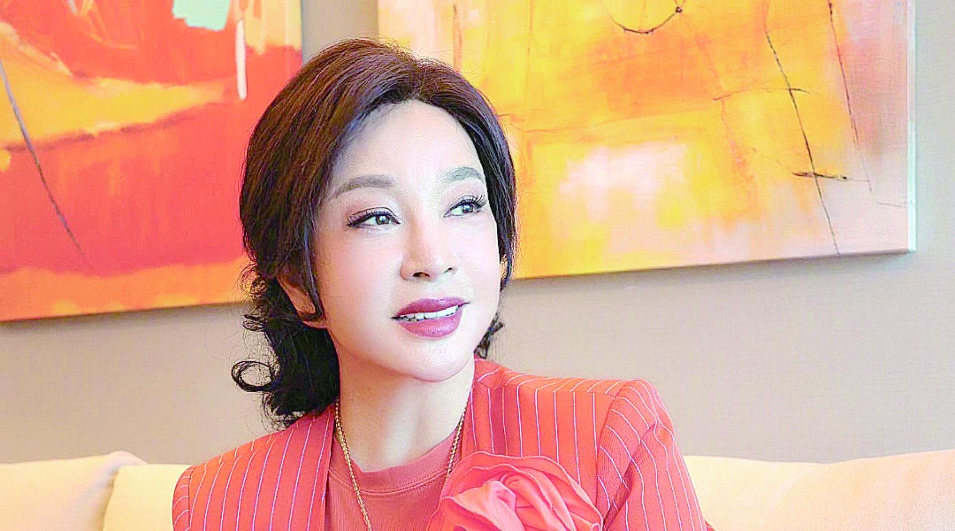 刘晓庆形容结婚就像是挑水果。
