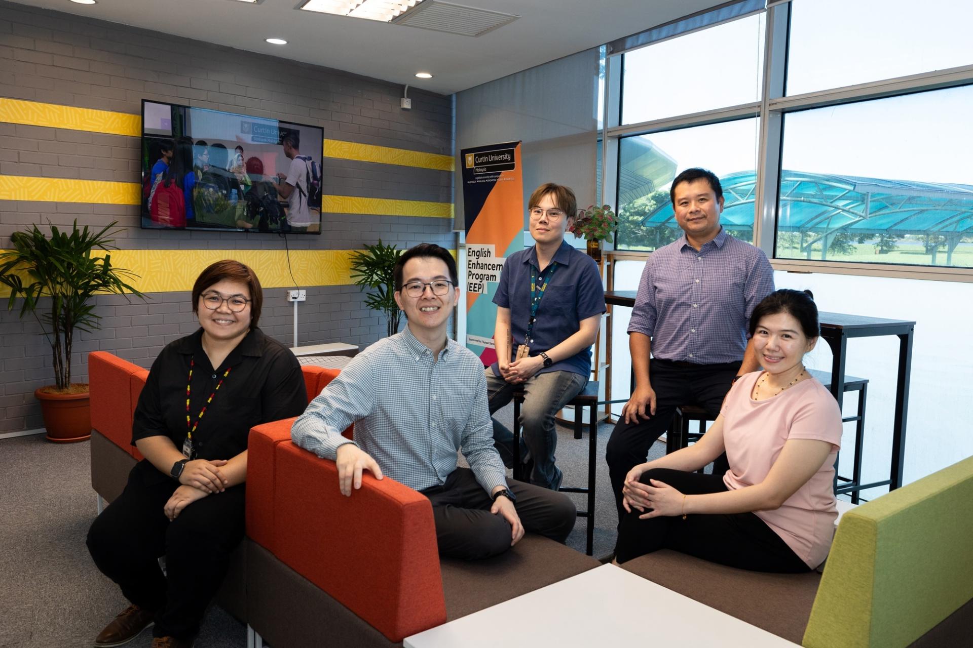 科廷大学获得科廷卓越教学和创新奖的讲师合影。