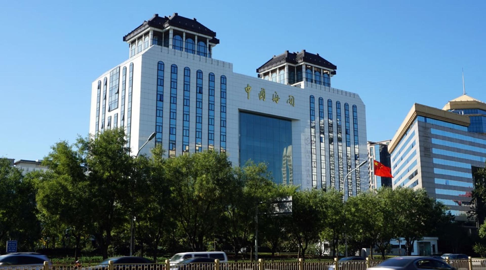 中国海关严守入境产品安全。
