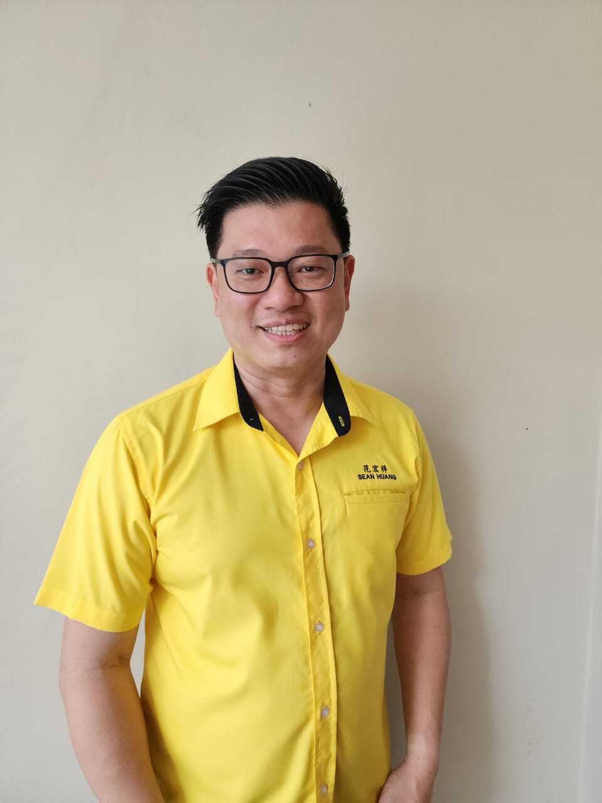 砂拉越人联党N74埔奕支部组织秘书范宏祥市议员。