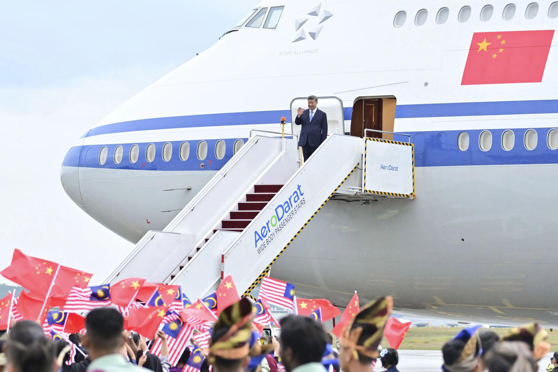 习近平发表书面讲话称，中马是隔海相望的友好邻邦，传统友谊绵延千年。