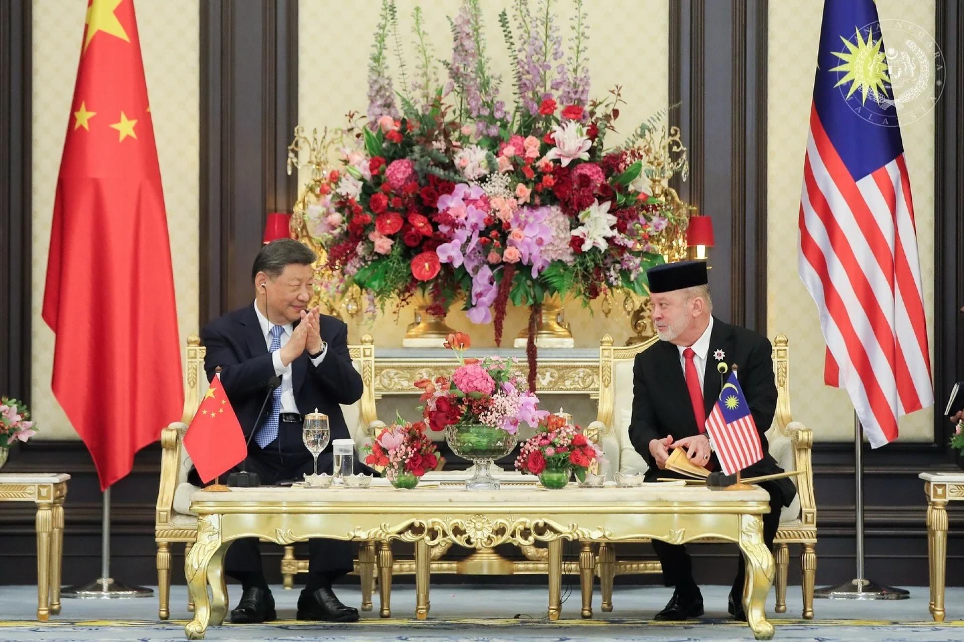 国家元首苏丹依布拉欣陛下在国家王宫接见中国国家主席习近平。（图取自国家王宫脸书）
