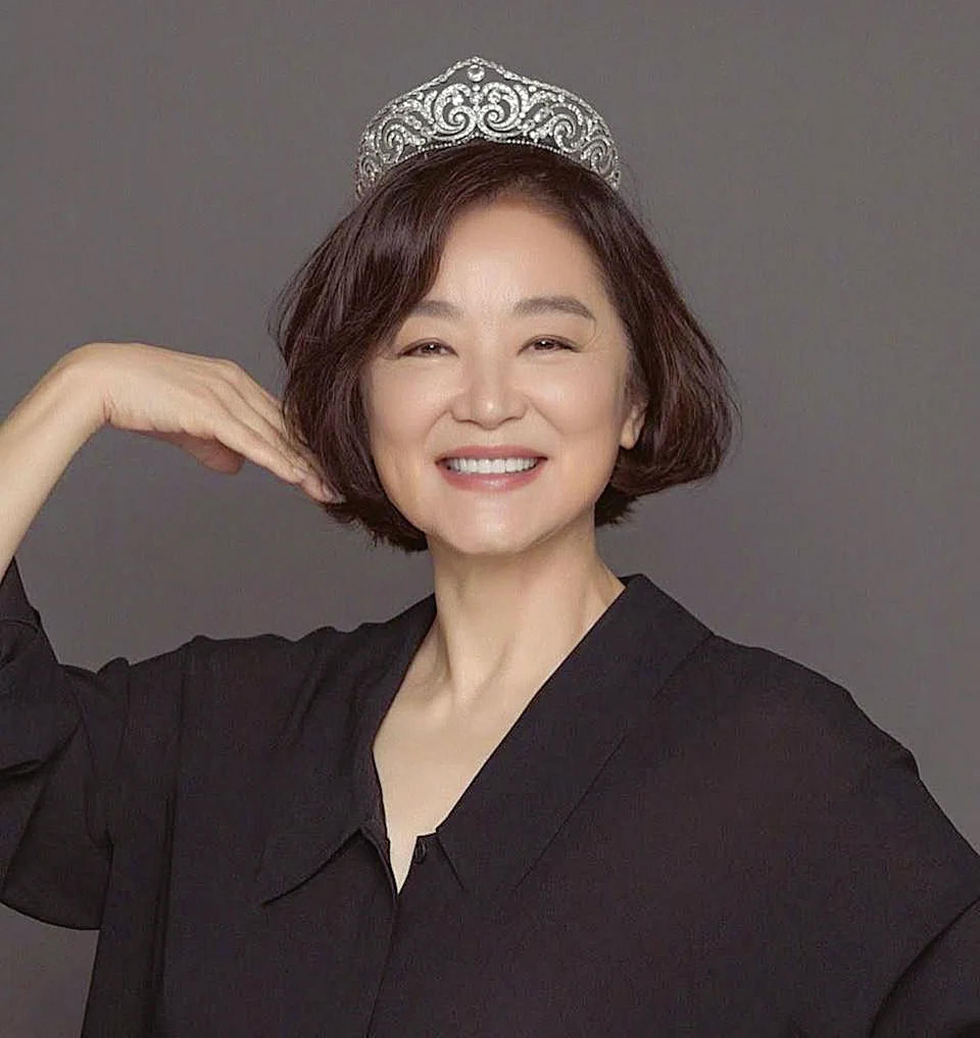 林青霞完美示范如何优雅地老去。