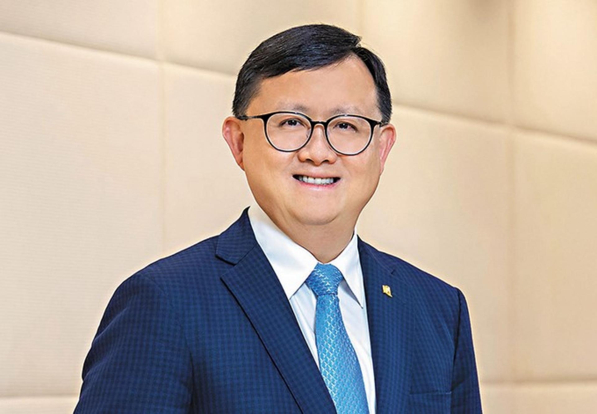 港區全國人大代表、浸大校董會主席兼立法會議員黃英豪