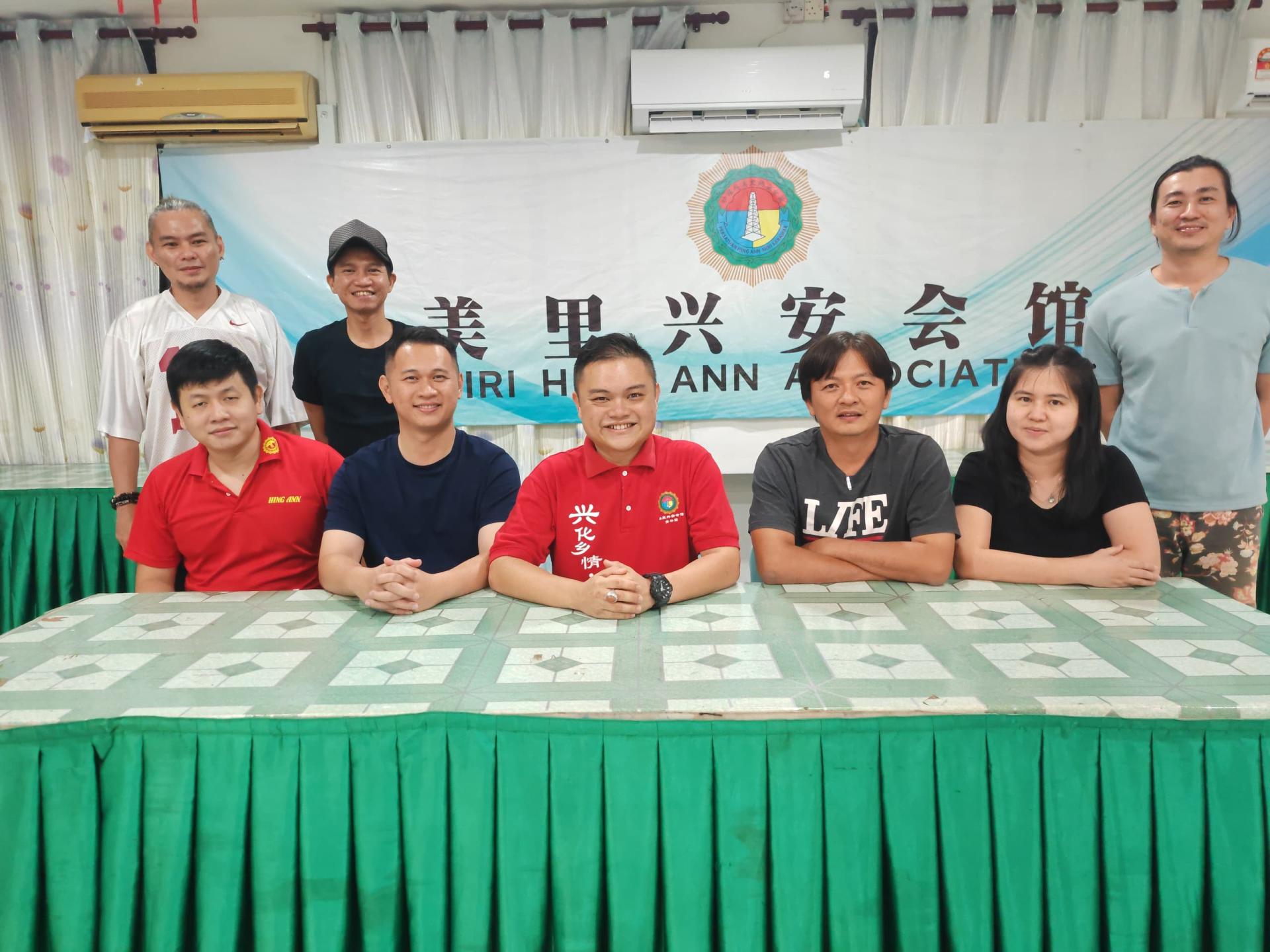 美里兴安会馆青年团将于5月1日举行“2025年全国五一捐血，兴安献爱心”。前排中者为筹备会主席林富康以及右2为青年团团长蔡裕忠。