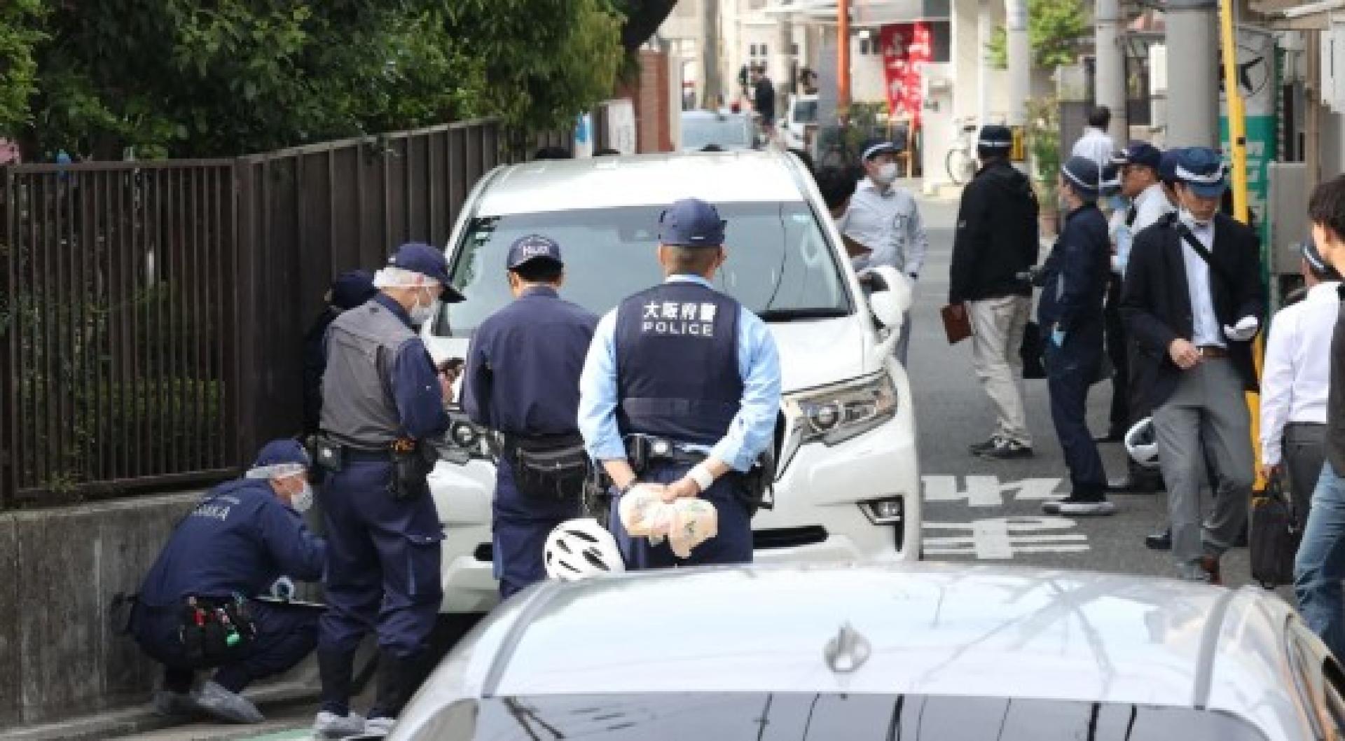 日本大阪市一辆轿车1日在西成区一间小学附近故意冲撞人群，造成7名儿童受伤。