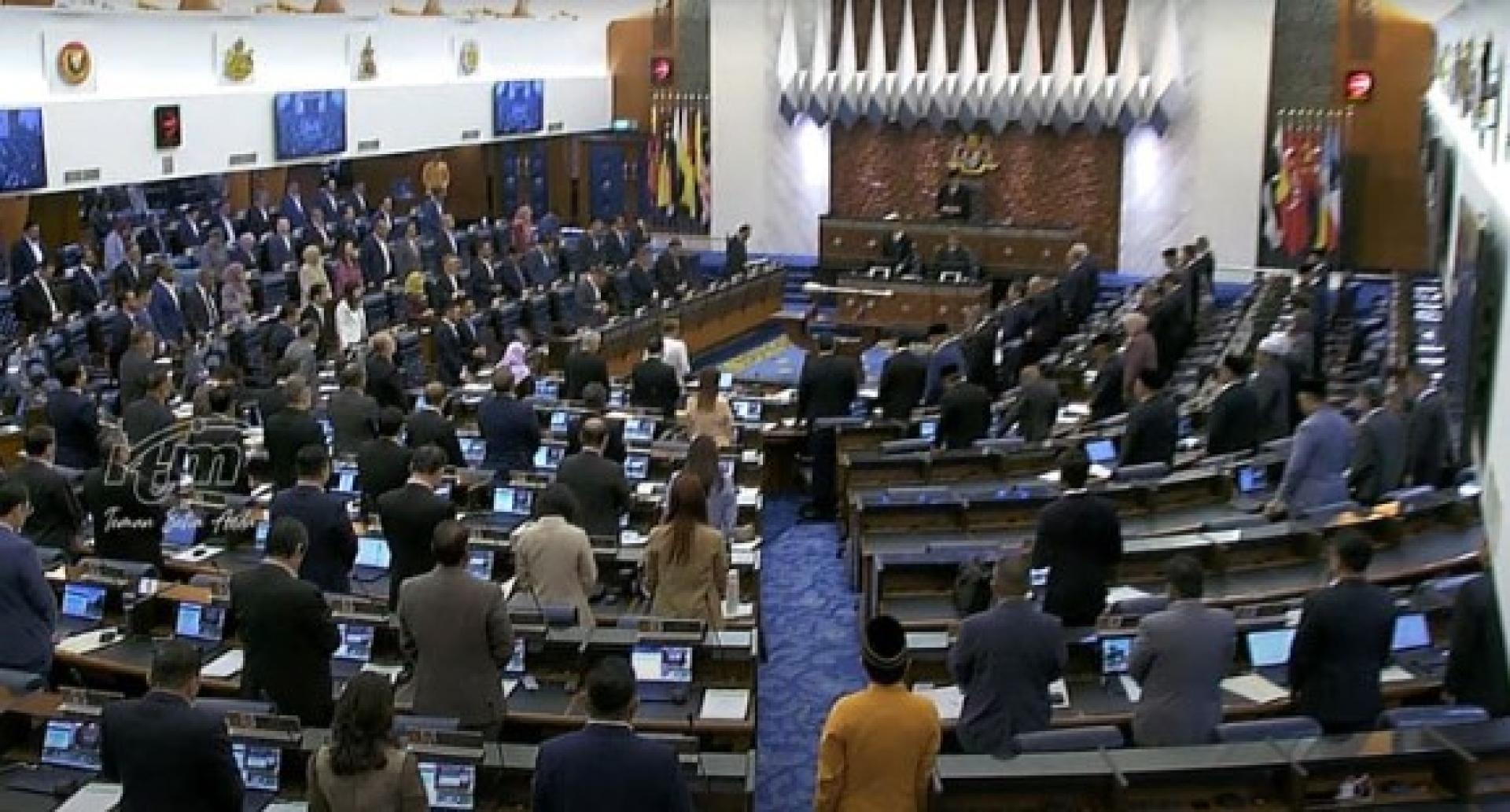 国会下议院周一召开特别会议。