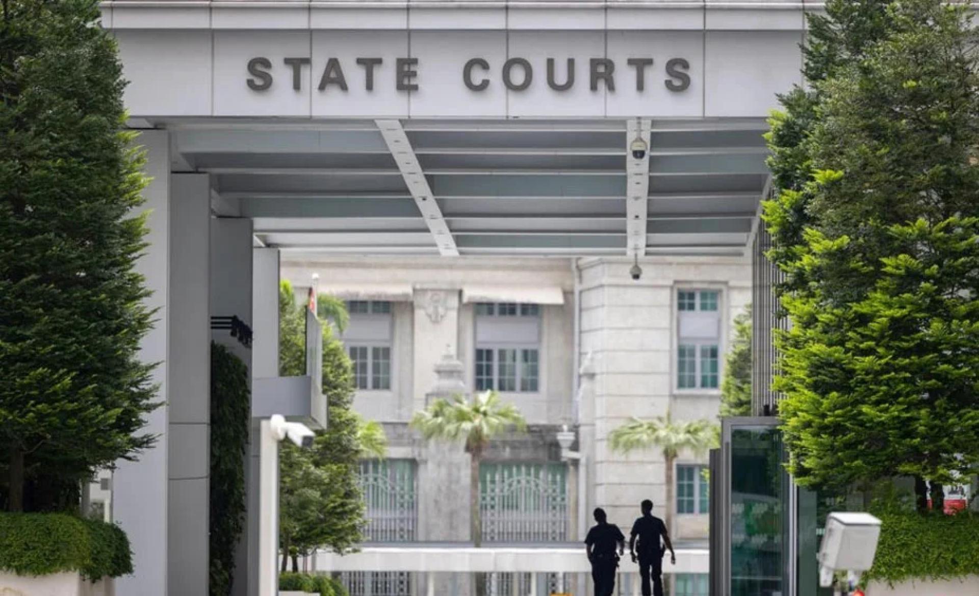 一中国籍男游客因贿赂而被控上庭。