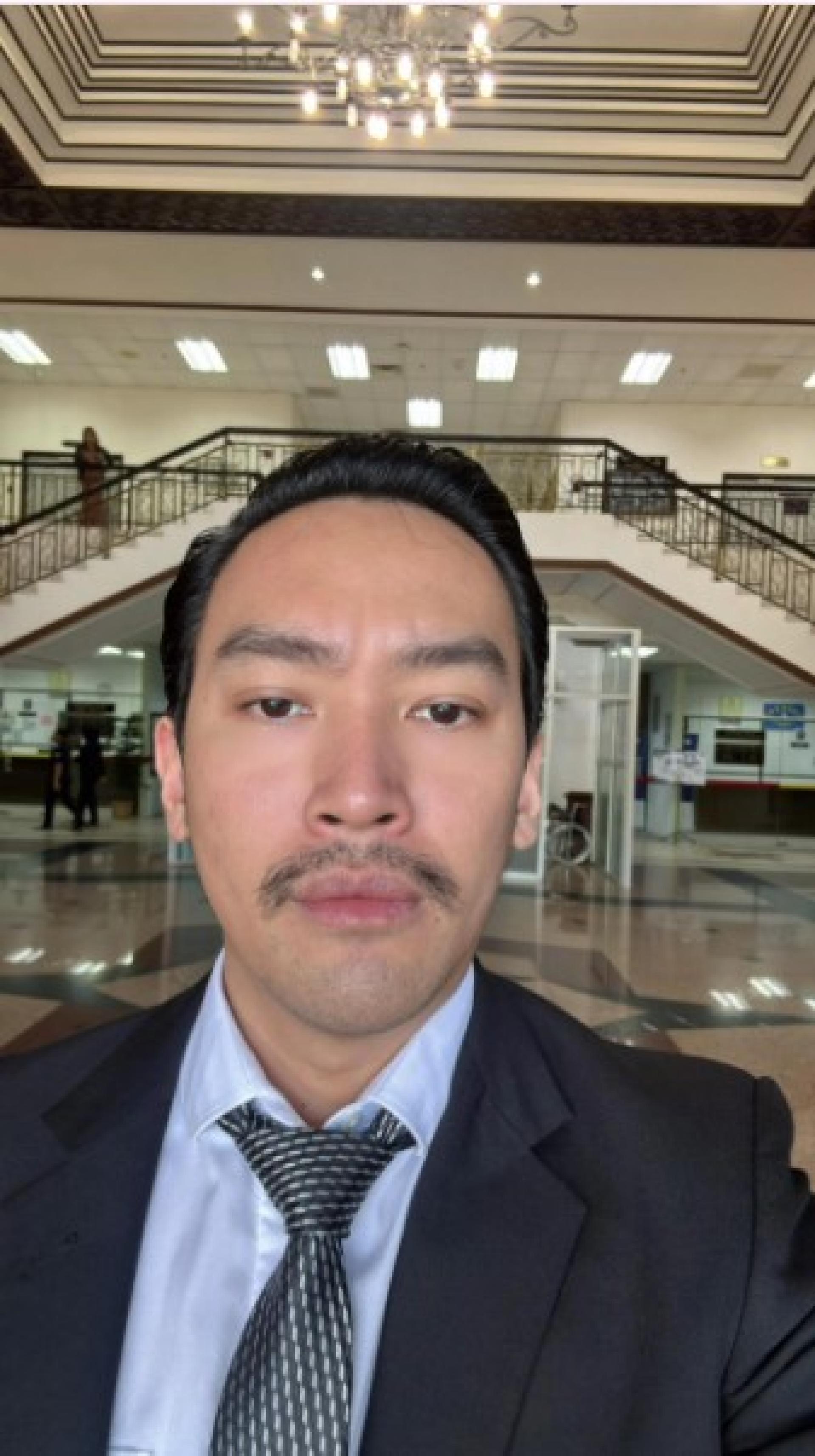 律师亚瑟·梁·达瓦特谈驾驶年龄问题。