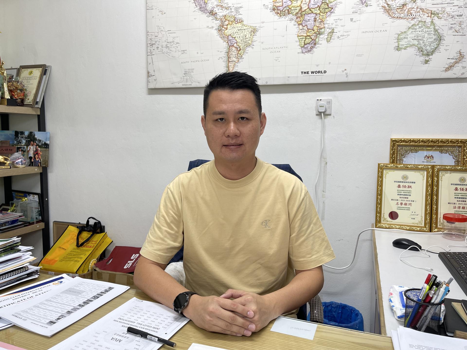 砂希望联盟兼行动党秘书林思健律师。