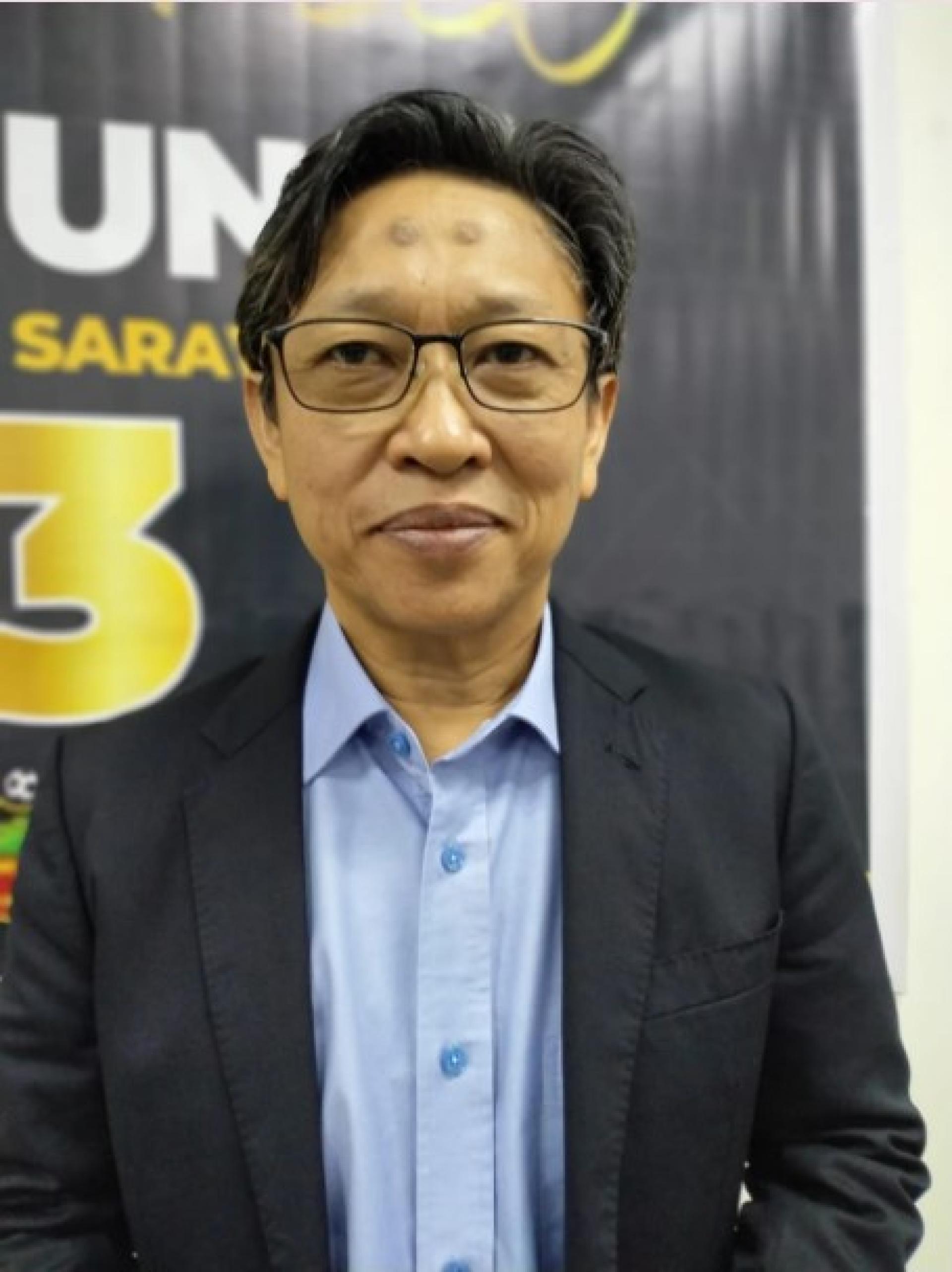 砂足总主席阿邦祖卡奈。