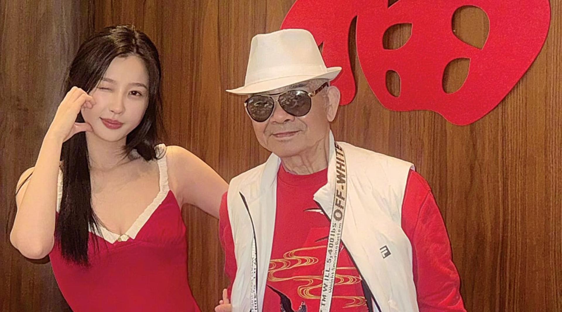 虞书欣和爷爷感情深厚。