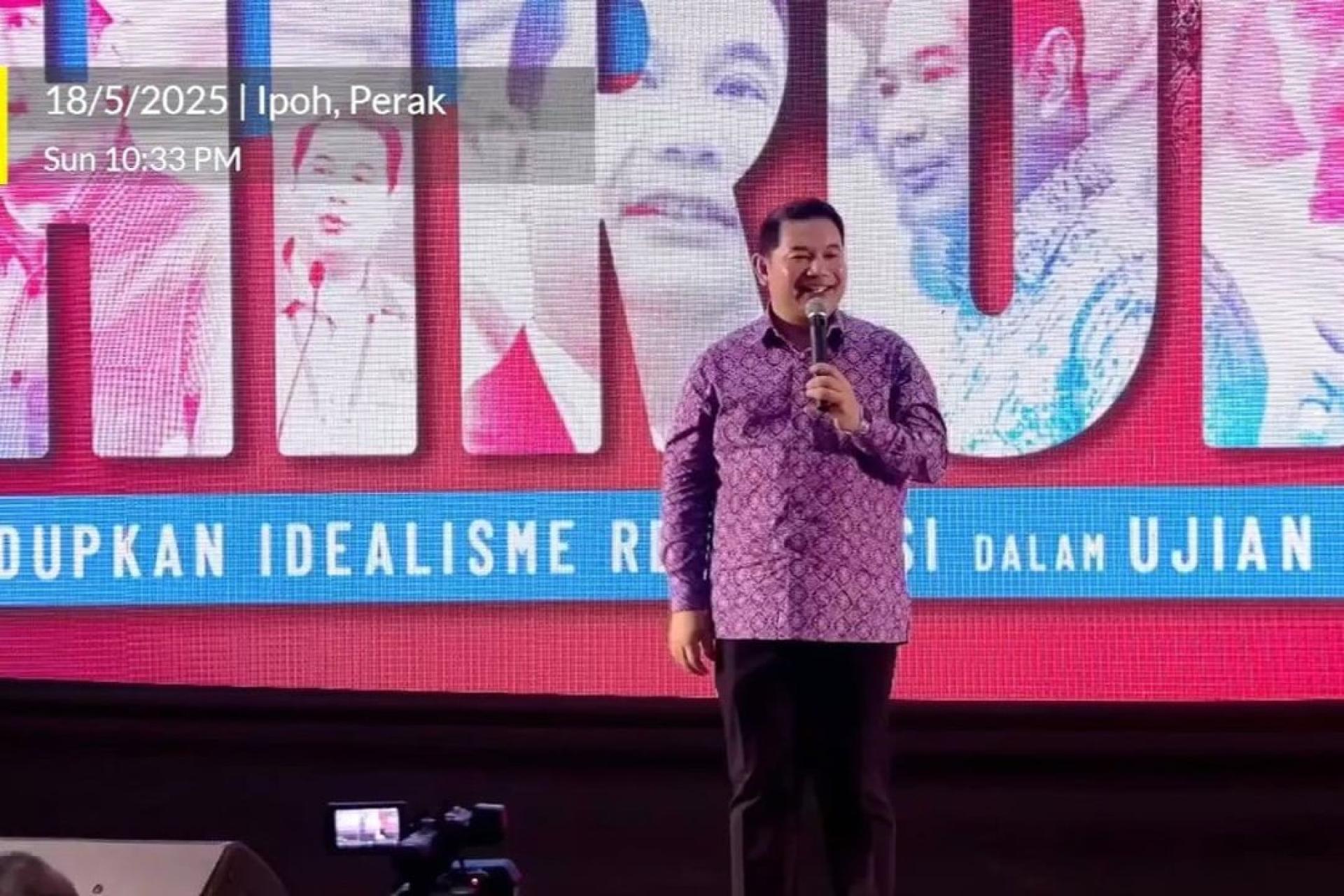 拉菲兹指出，一些候选人使用“机器人账号”操控选举过程对党造成负面影响。
