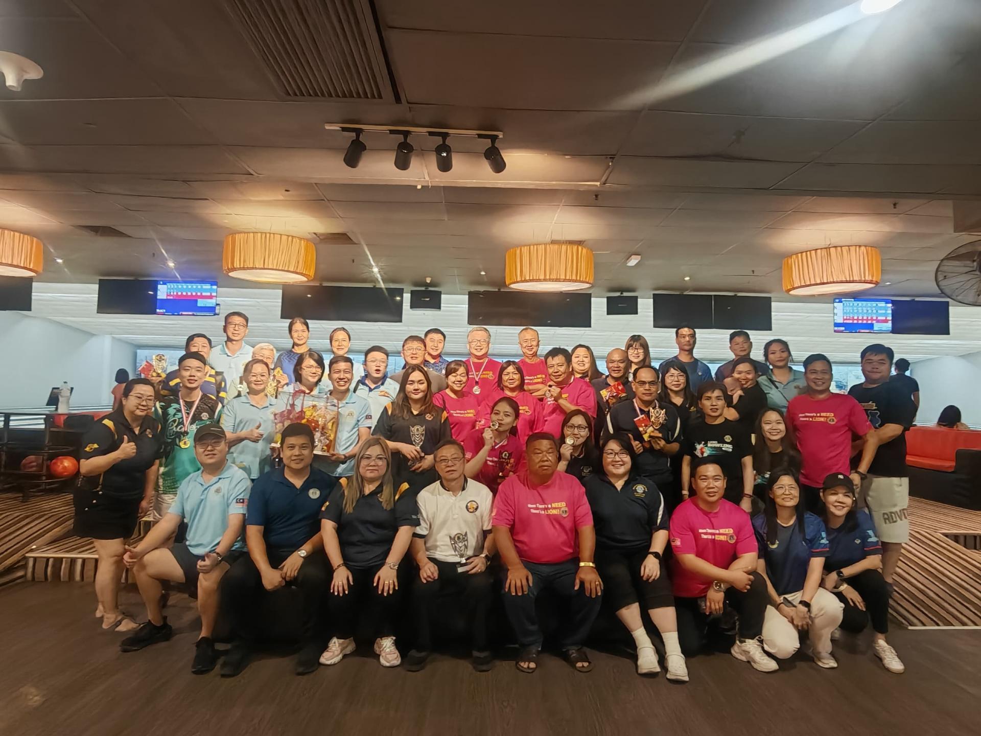 2025年狮子会保龄球联谊之夜全体出席者及得奖者合照。