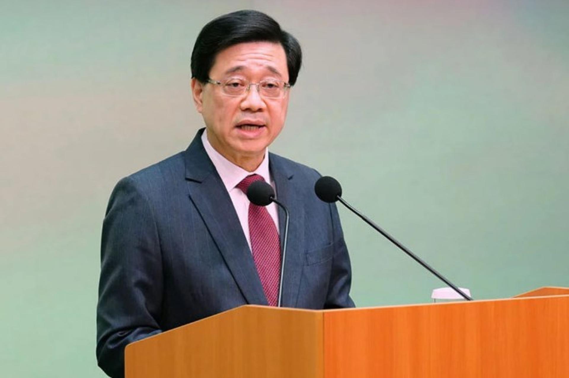香港特首李家超称，政府也将推出不同措施来增加经济动力以刺激经济，从而增加政府收入。