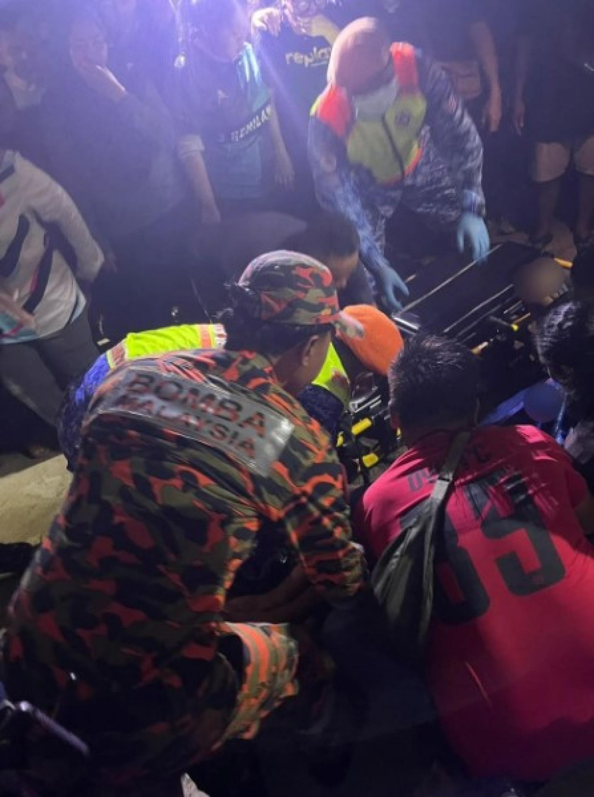 Mayat remaja lelaki, 13, ditemui meninggal dunia di Pantai Kuala Oya, petang semalam.