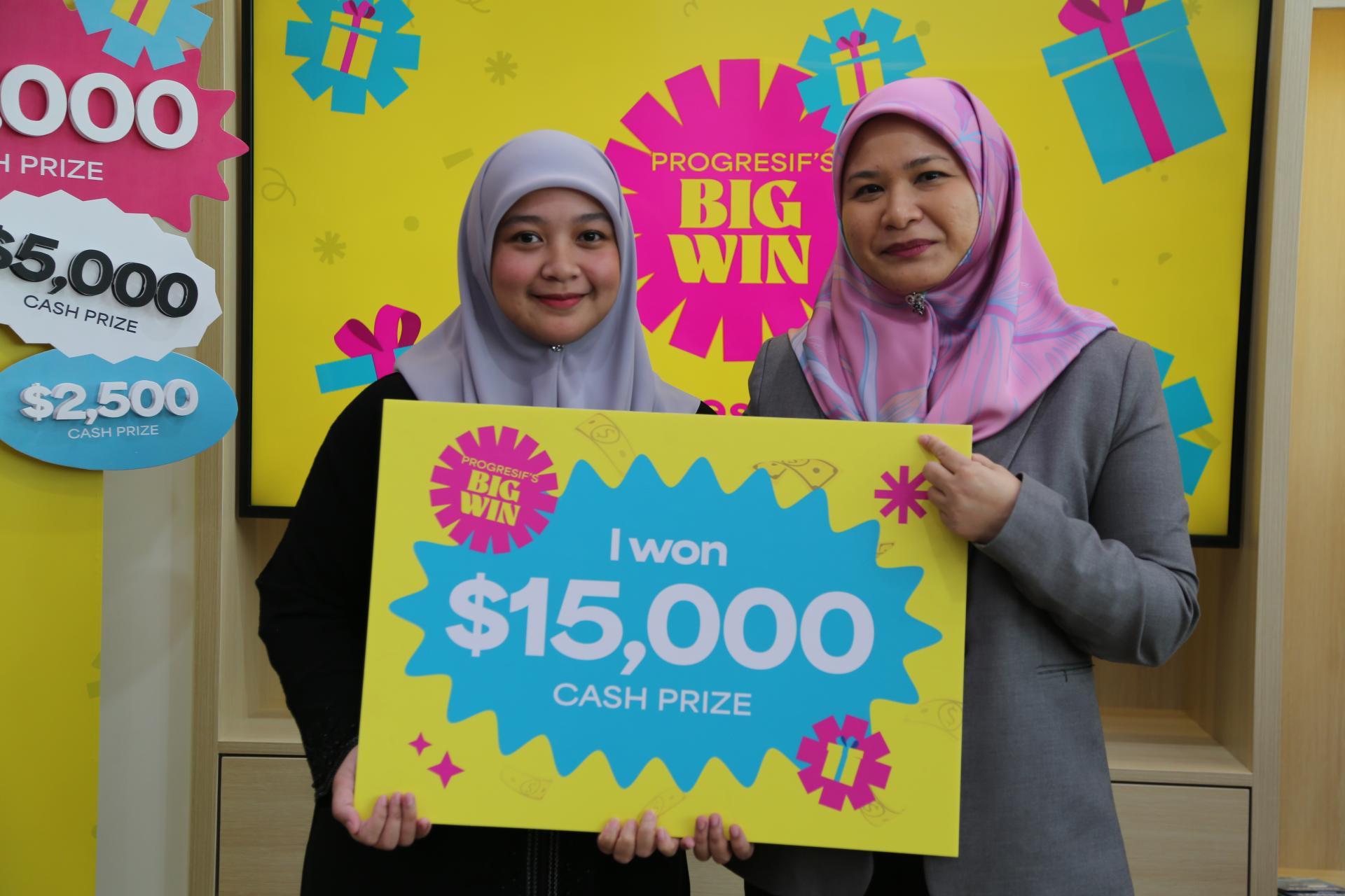Progresif 首席执行官 Hjh Nurul Haniah Haji Jaafar颁大奖予幸运儿