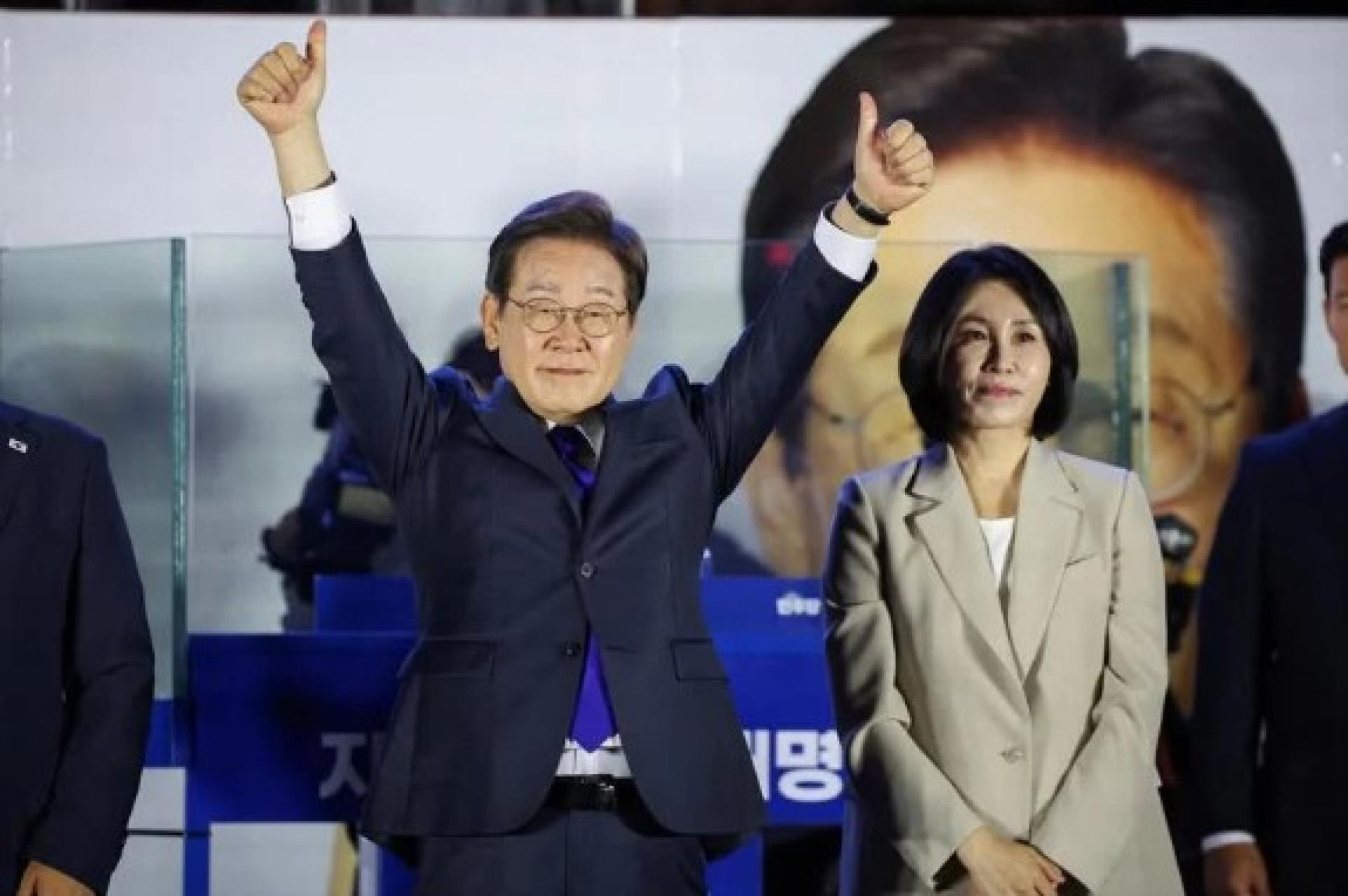 首相安华热烈祝贺李在明，当选韩国总统。