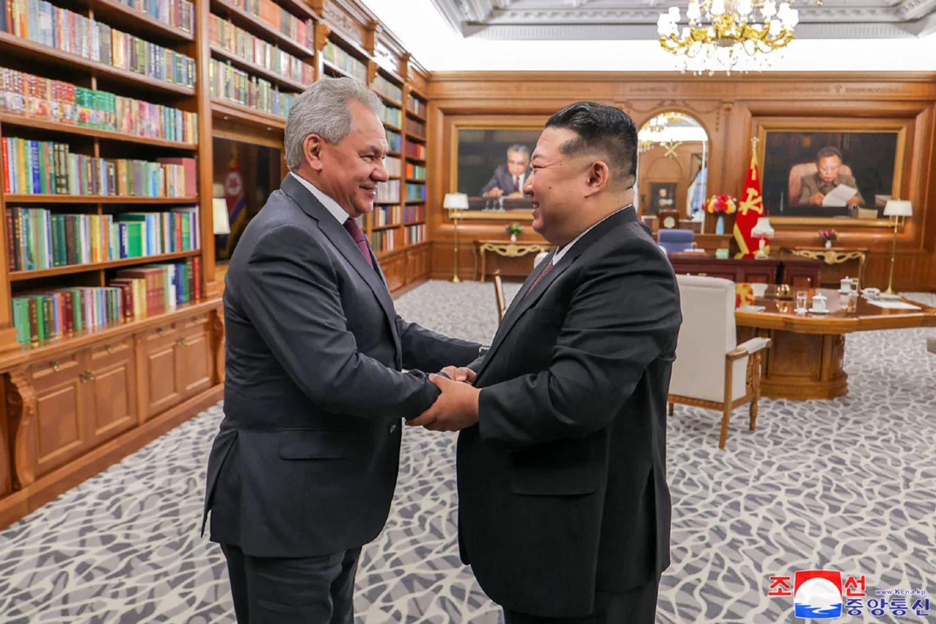 金正恩会见到访的绍伊古。