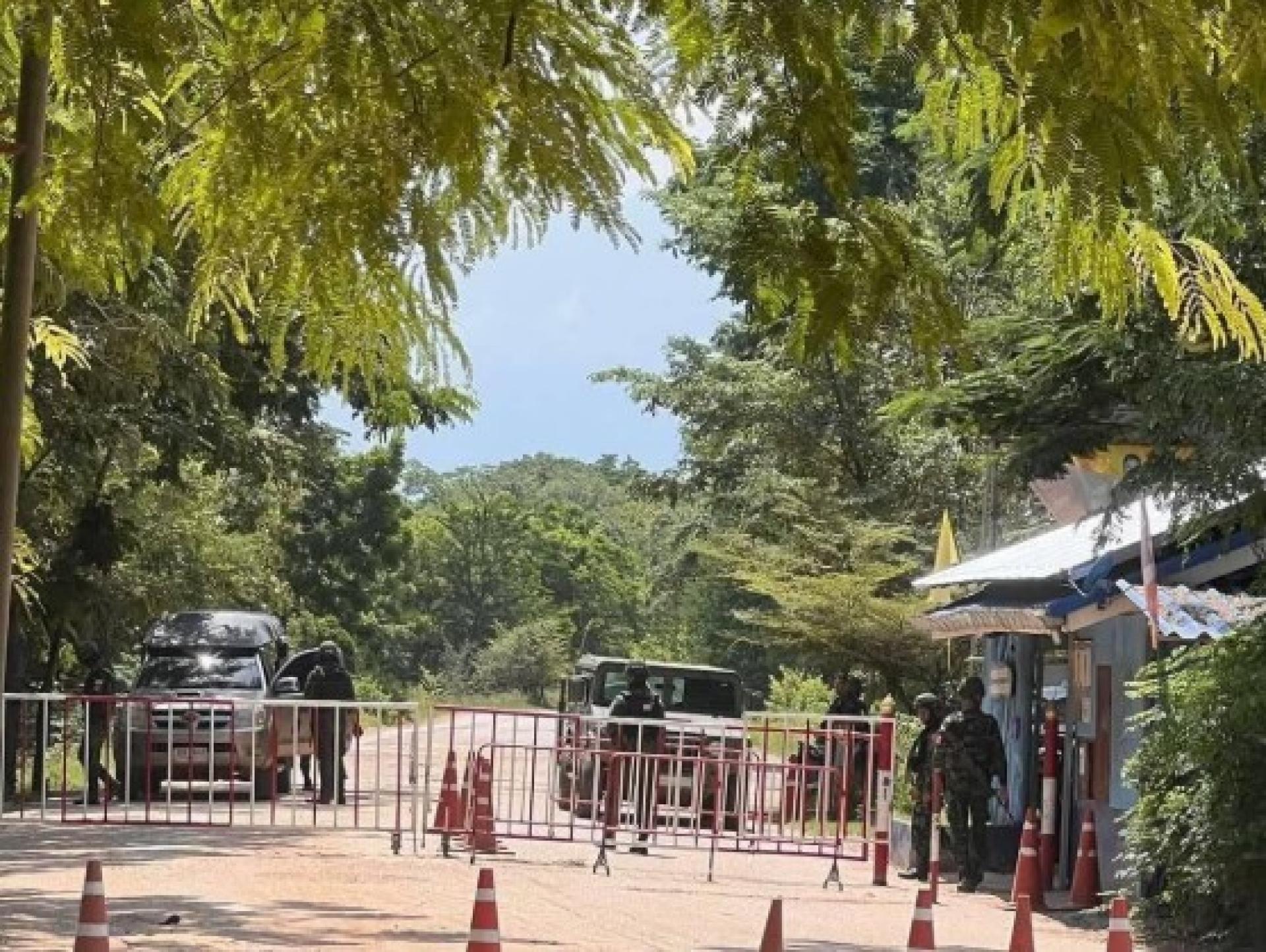 7日，泰国皇家陆军发表声明称，由于泰柬边境紧张局势升级，泰国陆军将采取更强硬的应对措施，视情况关闭泰柬边境检查站。