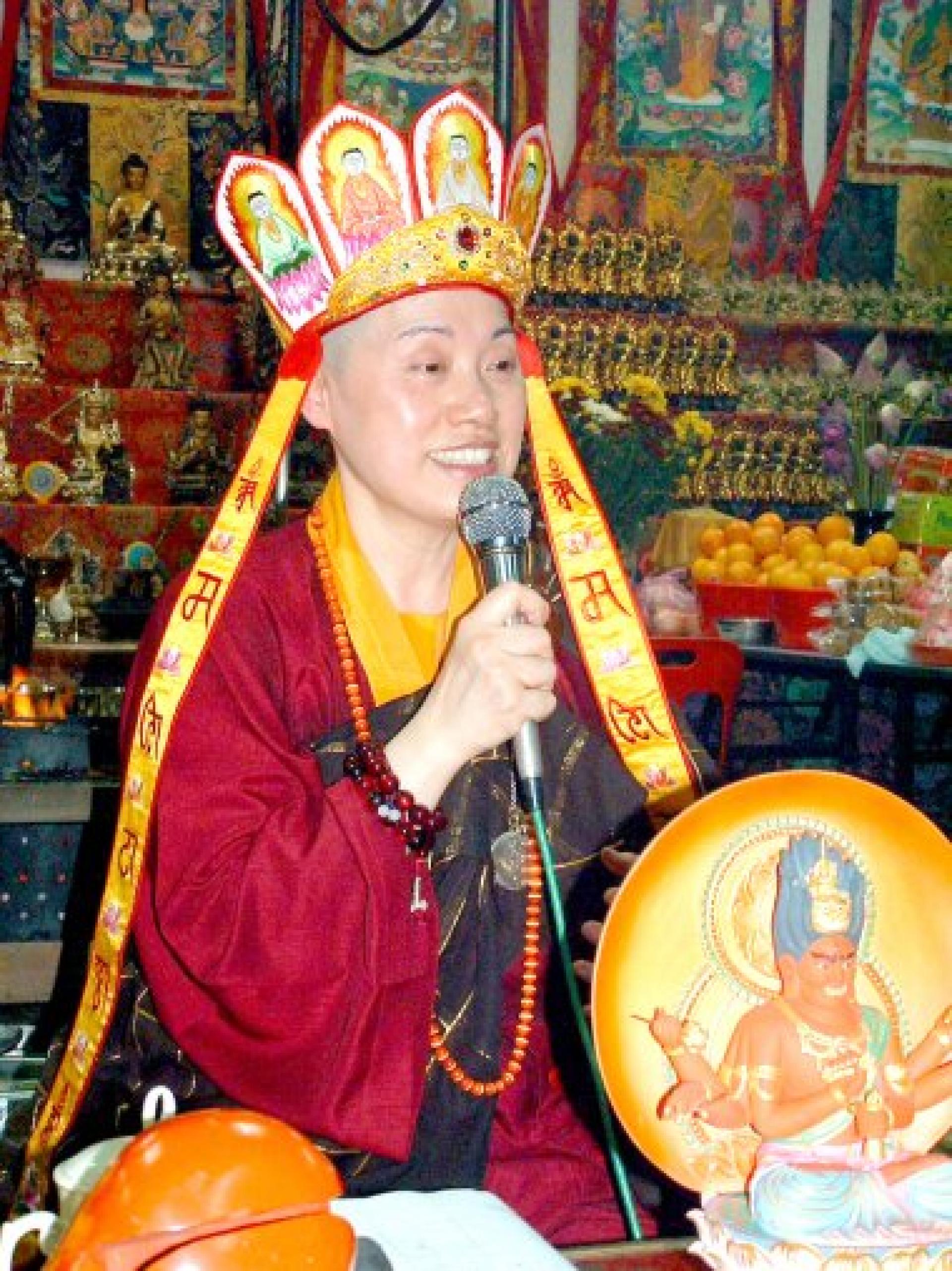加拿大华光雷藏寺住持释莲慈上师。