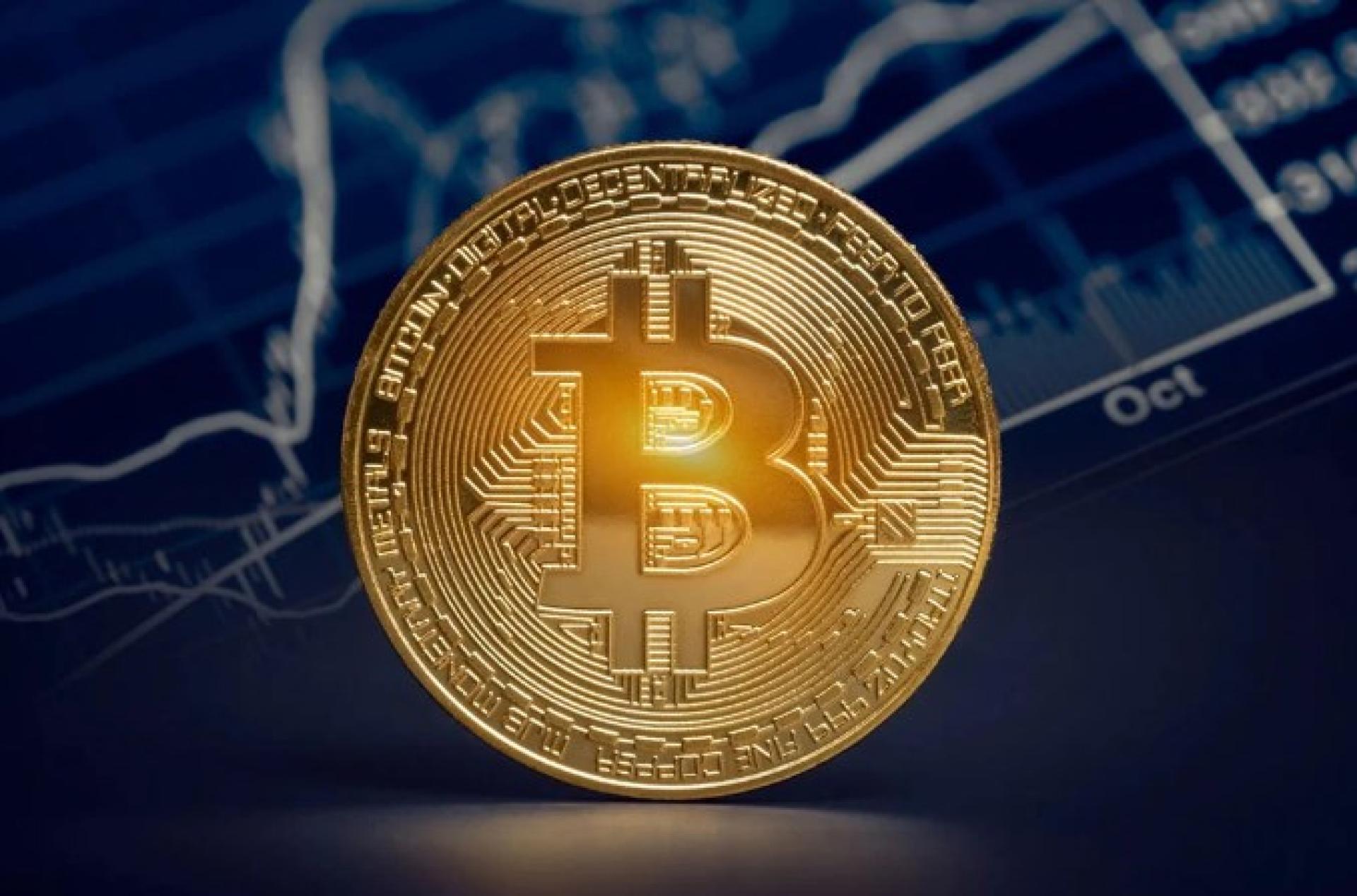 受到特朗普提名阿特金斯执掌美国证委会的利好消息刺激，比特币价格突破10万美元。