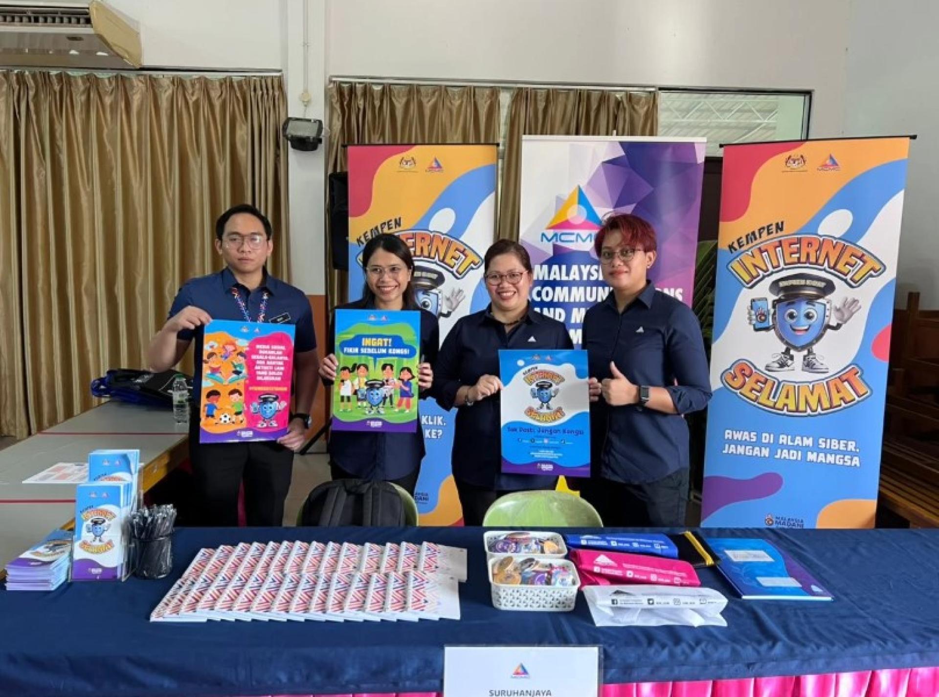MCMC为学生举办了安全上网计划、展览及反网络欺凌讲座。
