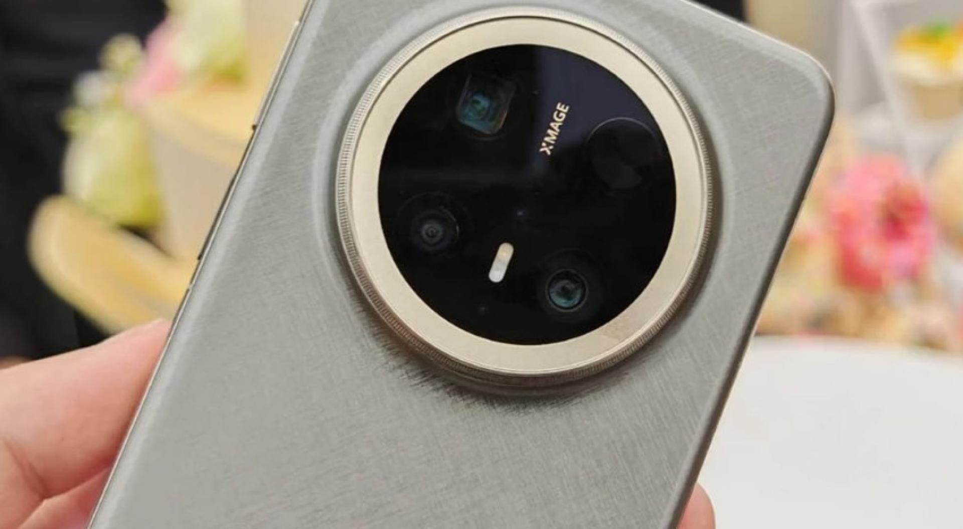 根据华为官方公布的数据，Mate 70系列相比上一代华为Mate 60 Pro+，操作流畅度提升39%，游戏帧率提升31%，整机性能提升40%。