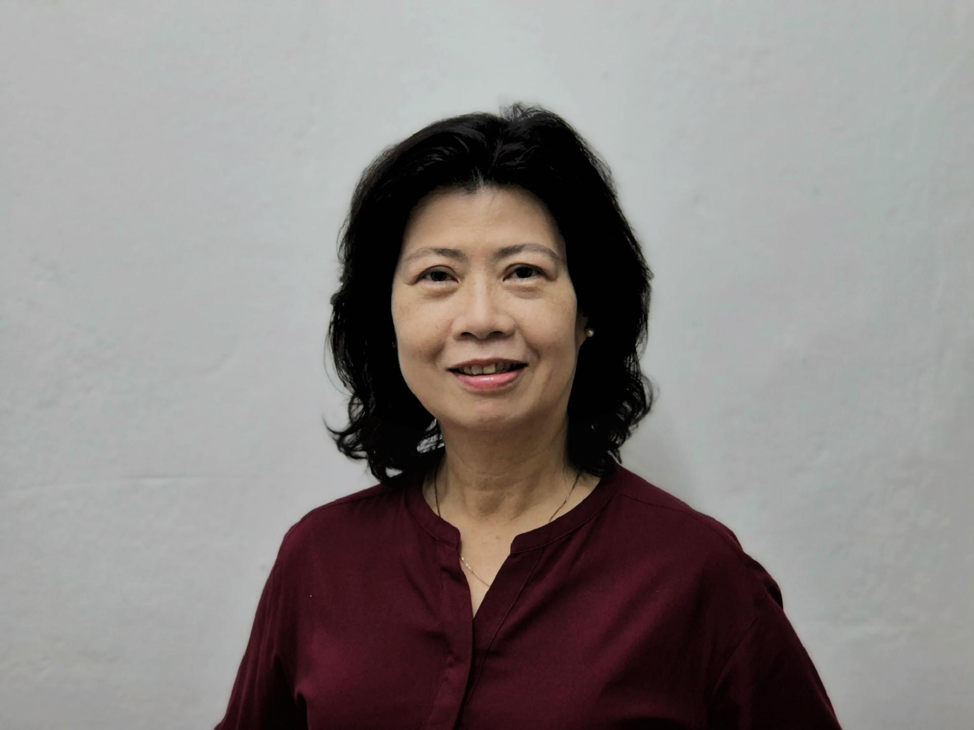 针对诗巫医院推行全面无现金支付的决定，砂行动党政治教育主任郑爱鸰律师深表关注。