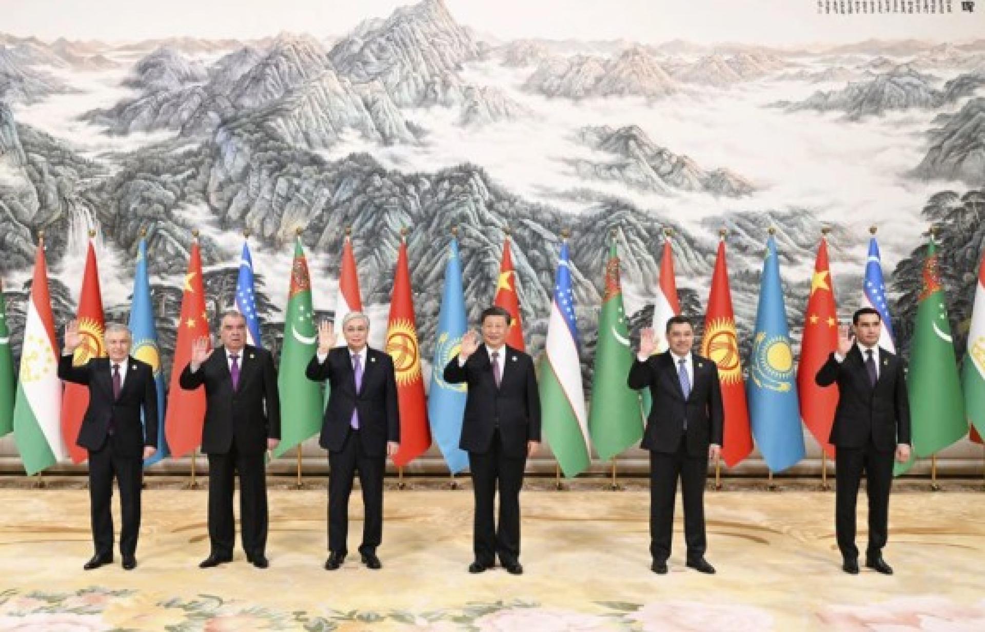 首届中国中亚峰会在西安举行。