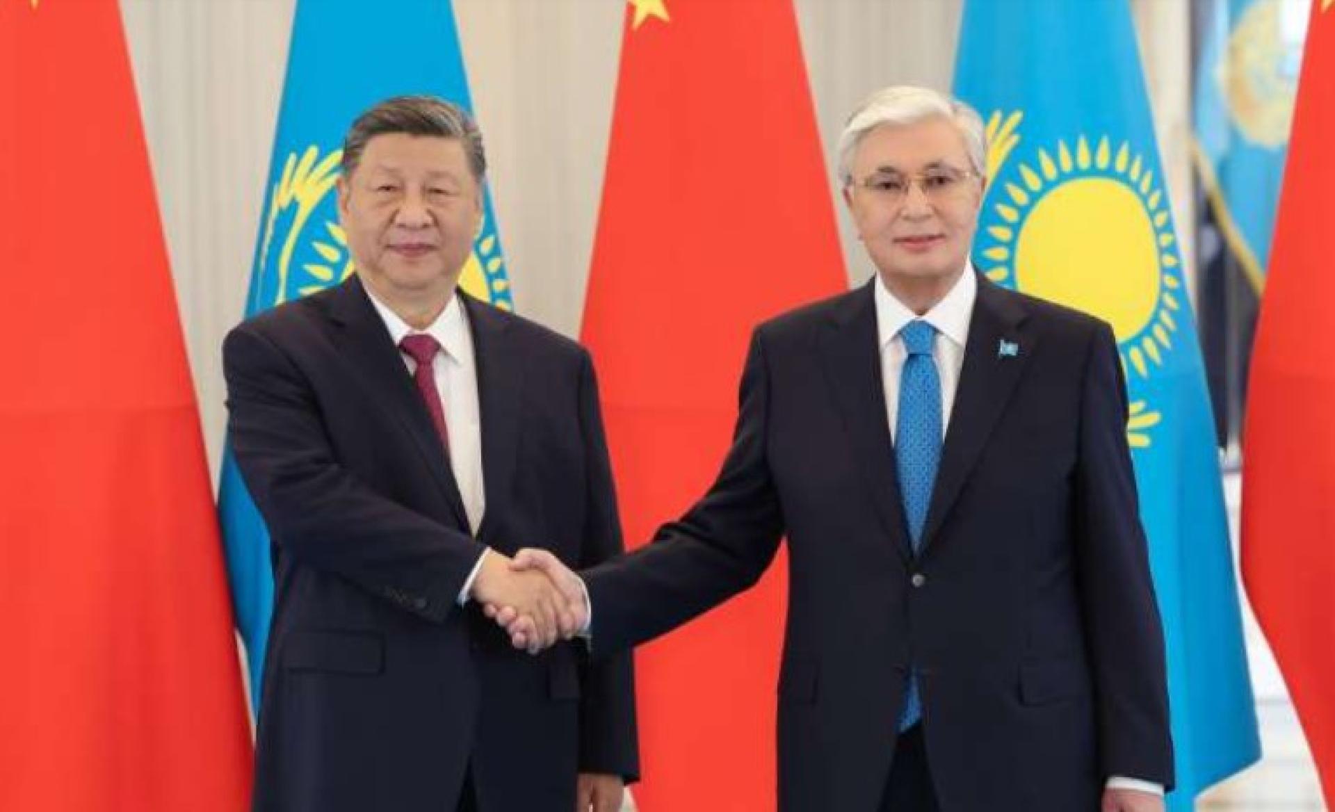 6月16日，国家主席习近平同哈萨克斯坦总统托卡耶夫举行会谈。