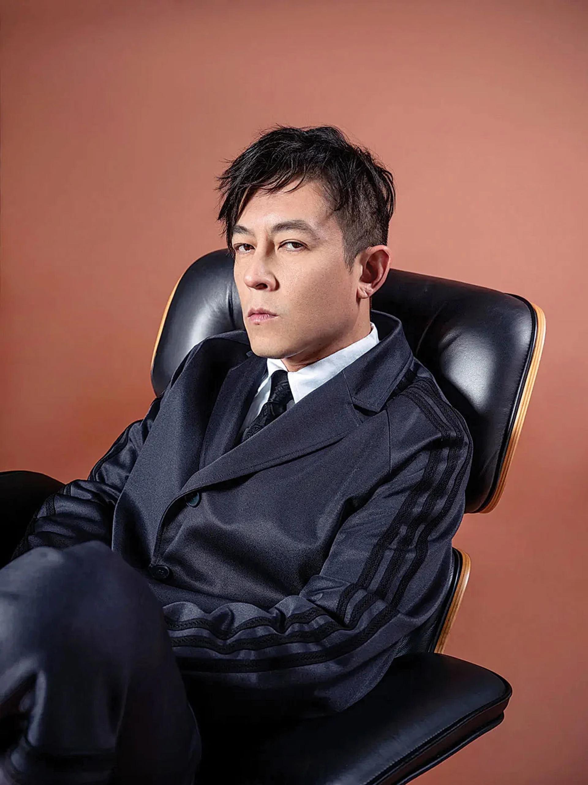 陈冠希当爸后依旧话题不断。