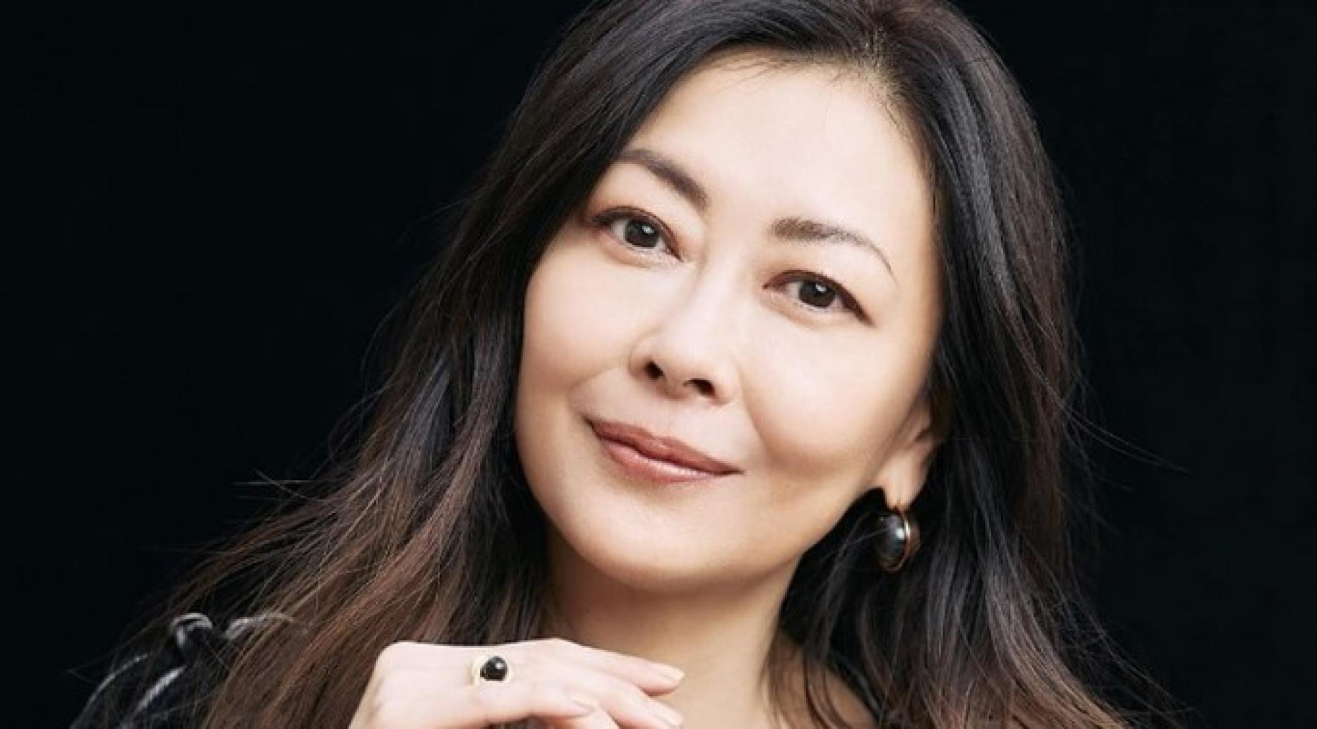 中山美穗惊传在家中身亡，享年54岁。