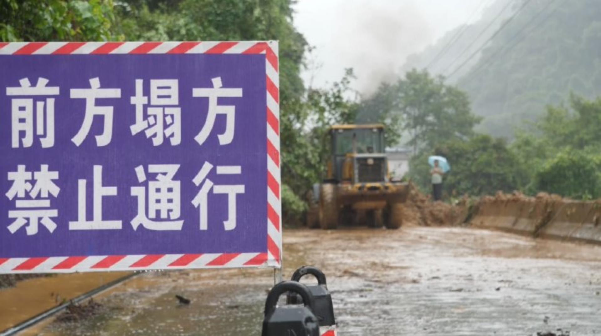 湖南湘西龙山县灾后恢复持续进行。