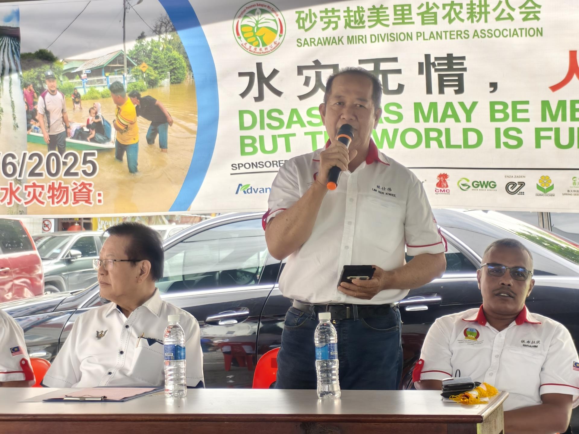 马来西亚菜农总会会长林仕伟致词。